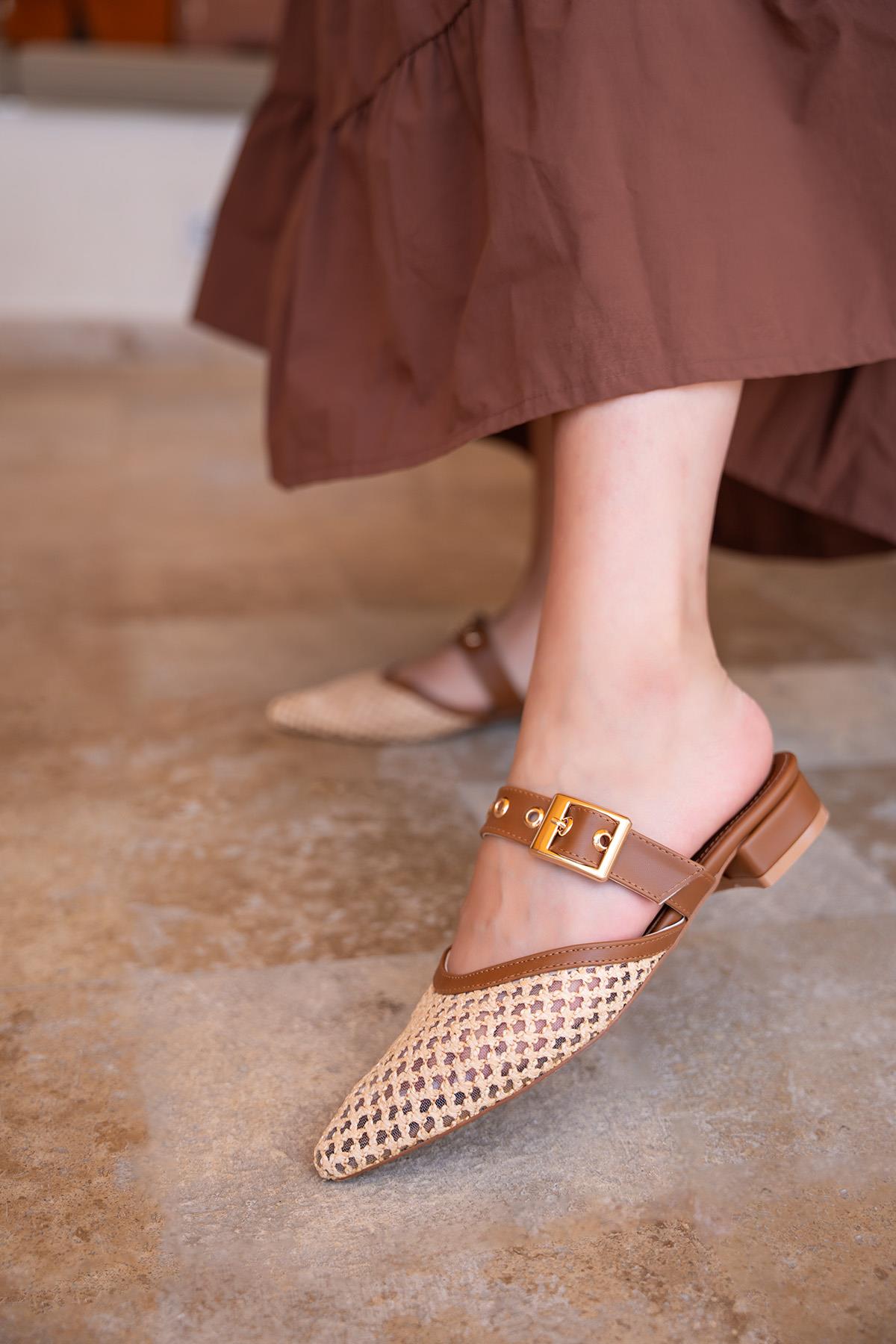 Pangu Gold Kemer Detaylı Hasır Terlik - TABA