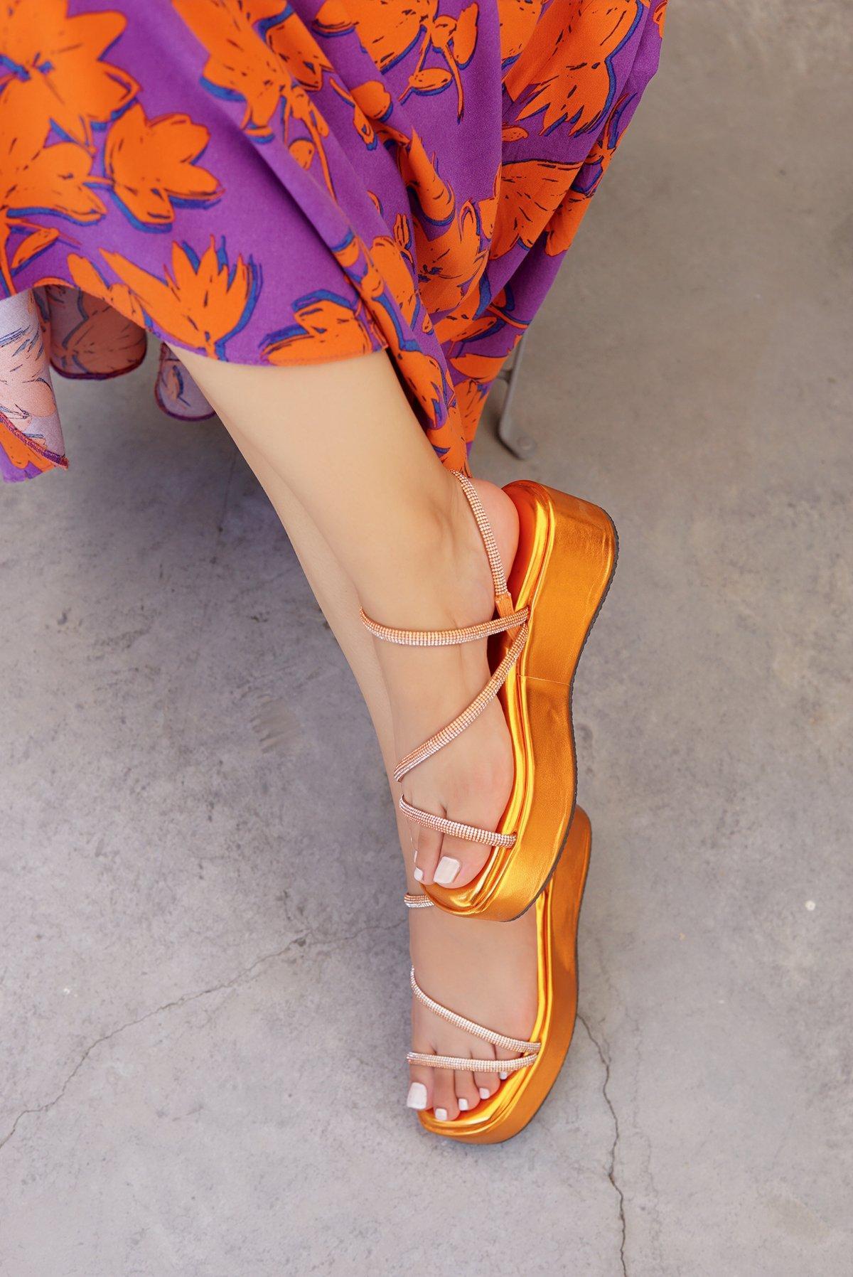 STYLİSH TAŞ DETAYLI SANDALET - TURUNCU