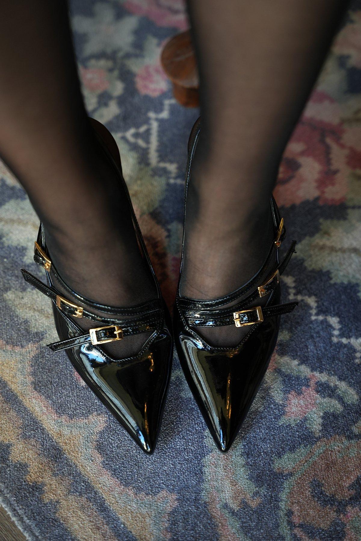 PASSİON ŞERİT DETAYLI TOPUKLU AYAKKABI - SİYAH