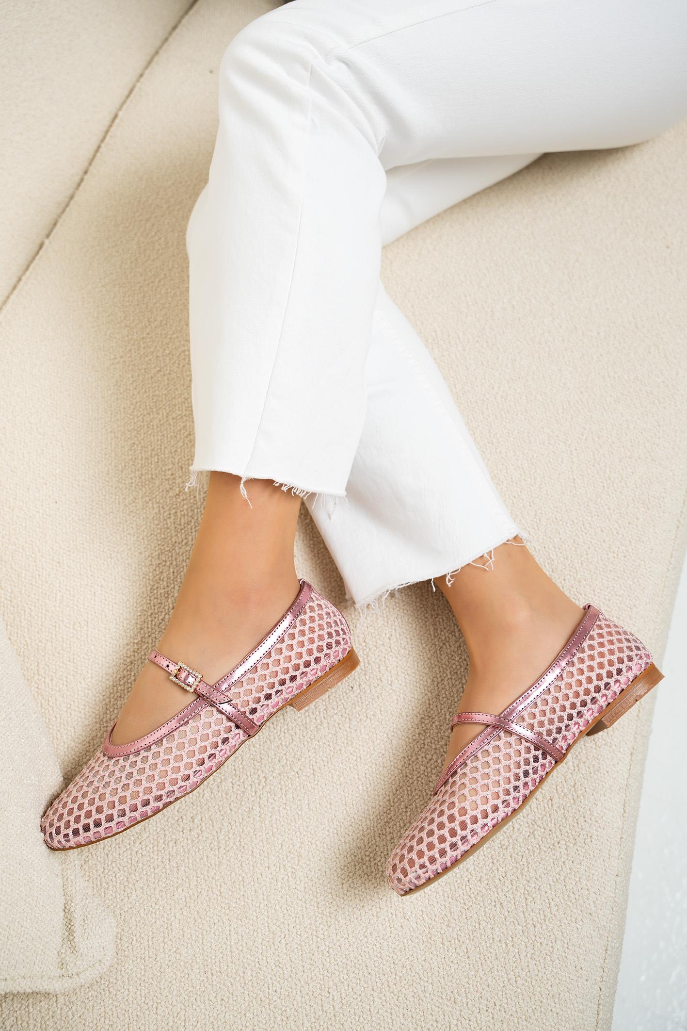 Laura Fileli Babet - ŞEKER PEMBE