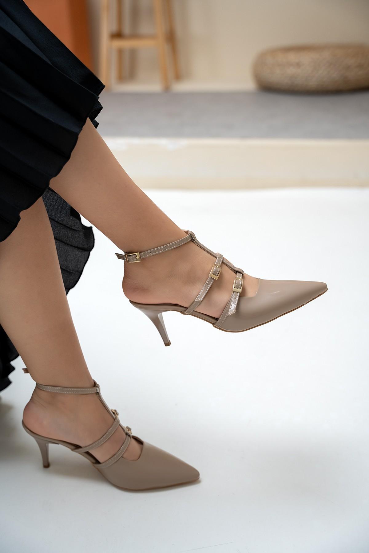 HİROKİ ŞERİT DETAYLI TOPUKLU AYAKKABI - VİZON RUGAN