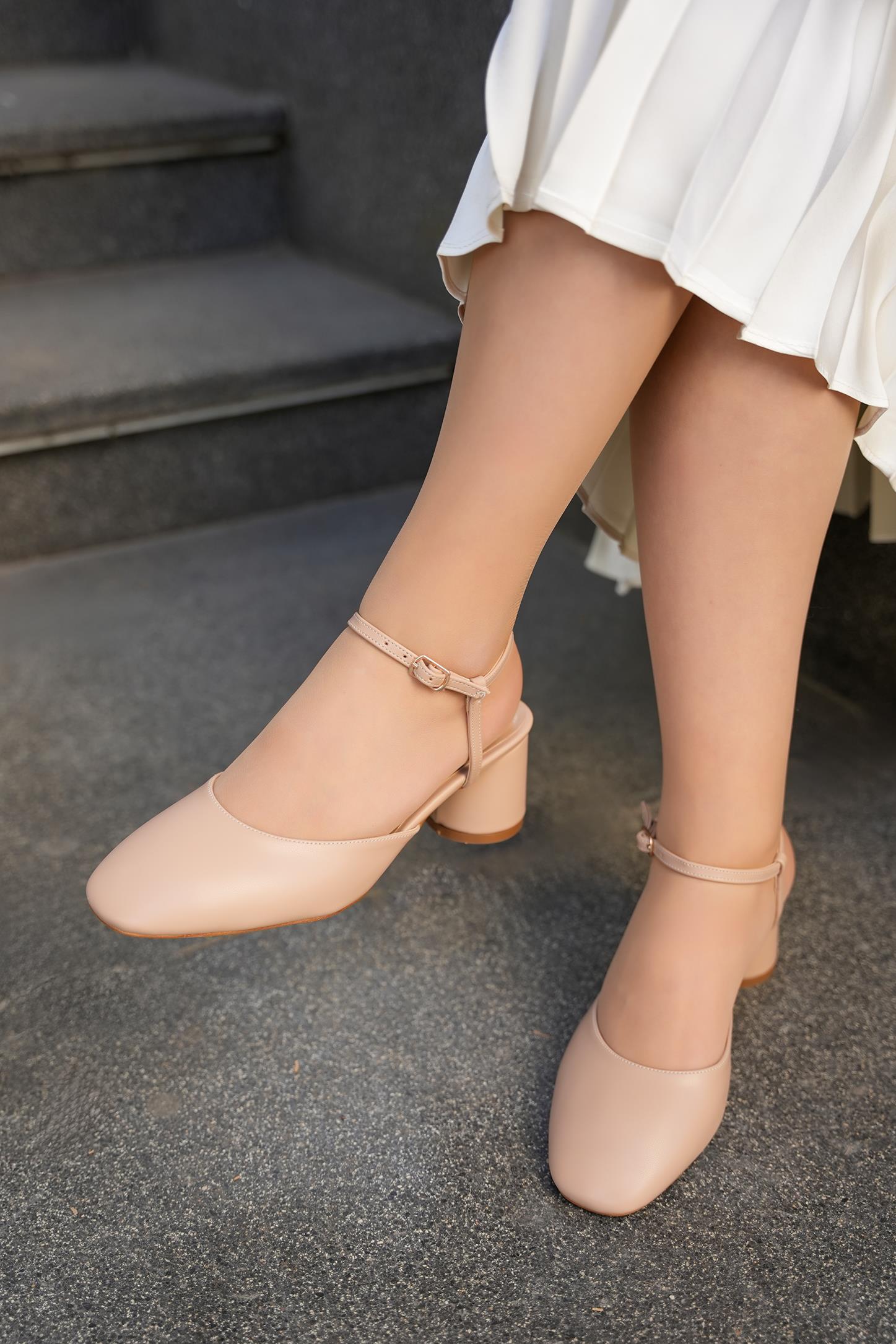 EDDY TOKA DETAYLI TOPUKLU AYAKKABI - NUDE