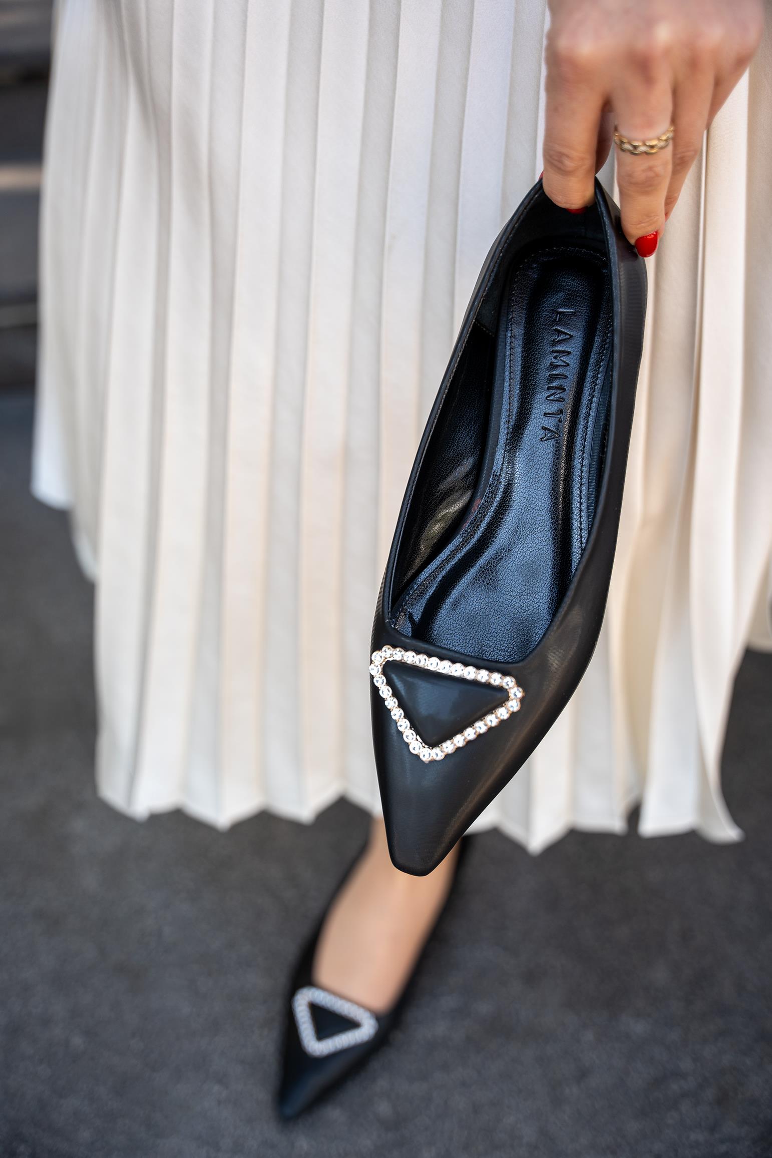 POLLY TAŞLI TOKA DETAYLI BABET - SİYAH