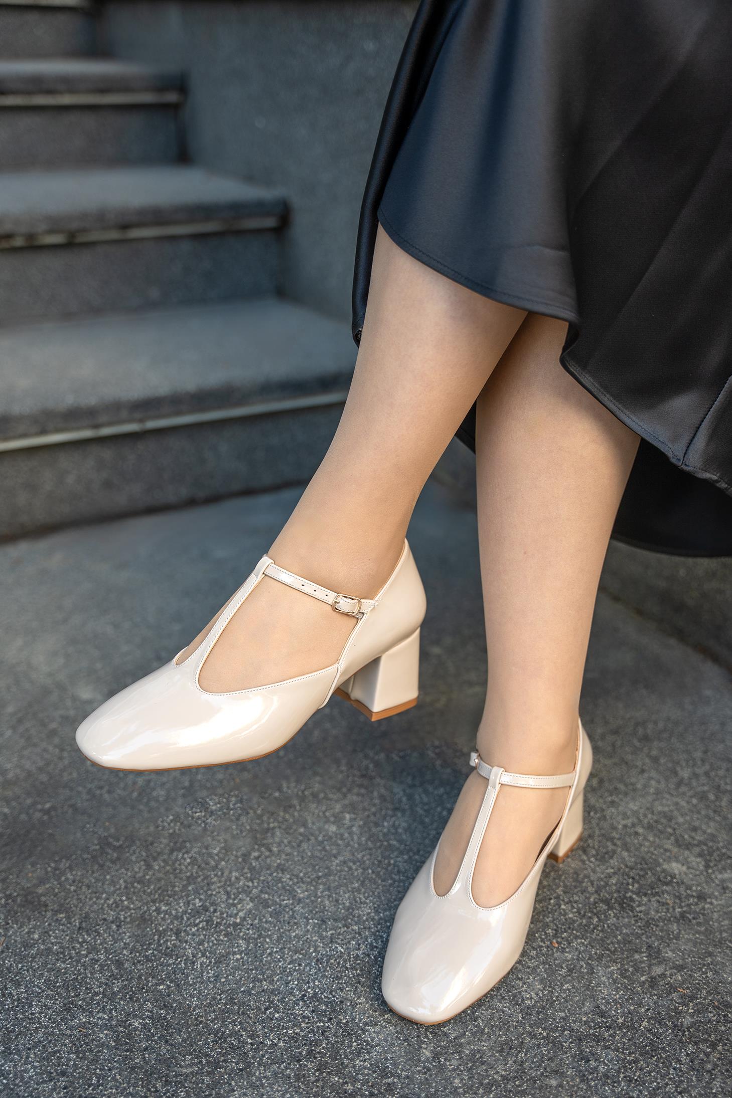 SUAREZ ŞERİT DETAYLI KADIN VİNTAGE TOPUKLU AYAKKABI - NUDE RUGAN