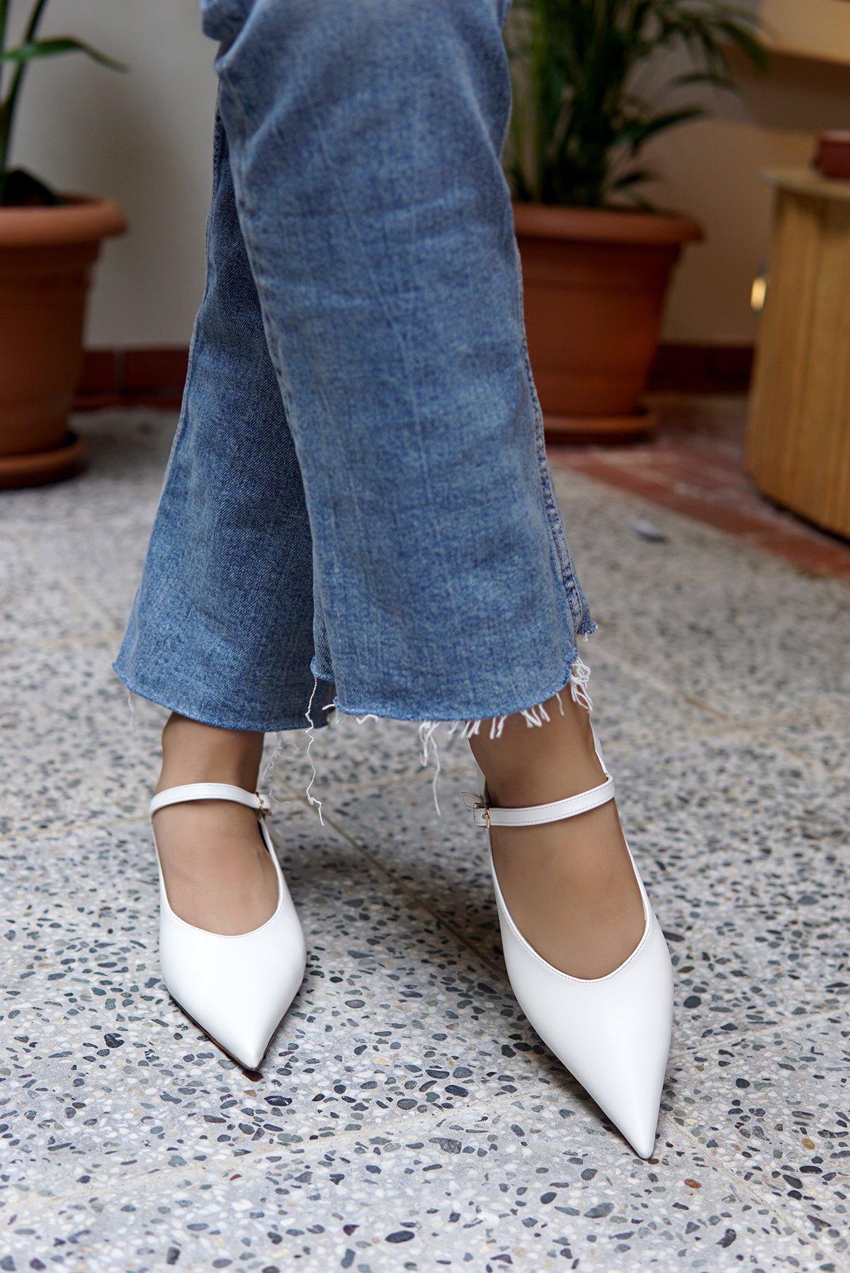 ARİNA SİVRİ BURUNLU TOPUKLU AYAKKABI - EKRU