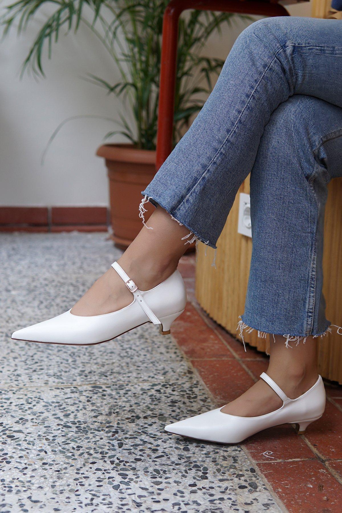 ARİNA SİVRİ BURUNLU TOPUKLU AYAKKABI - EKRU