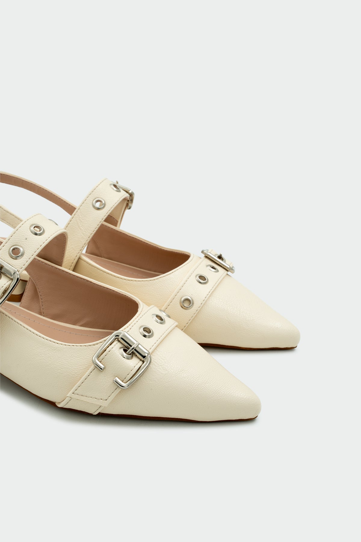 Raund Toka Detaylı Sivri Burun Kadın Babet - EKRU