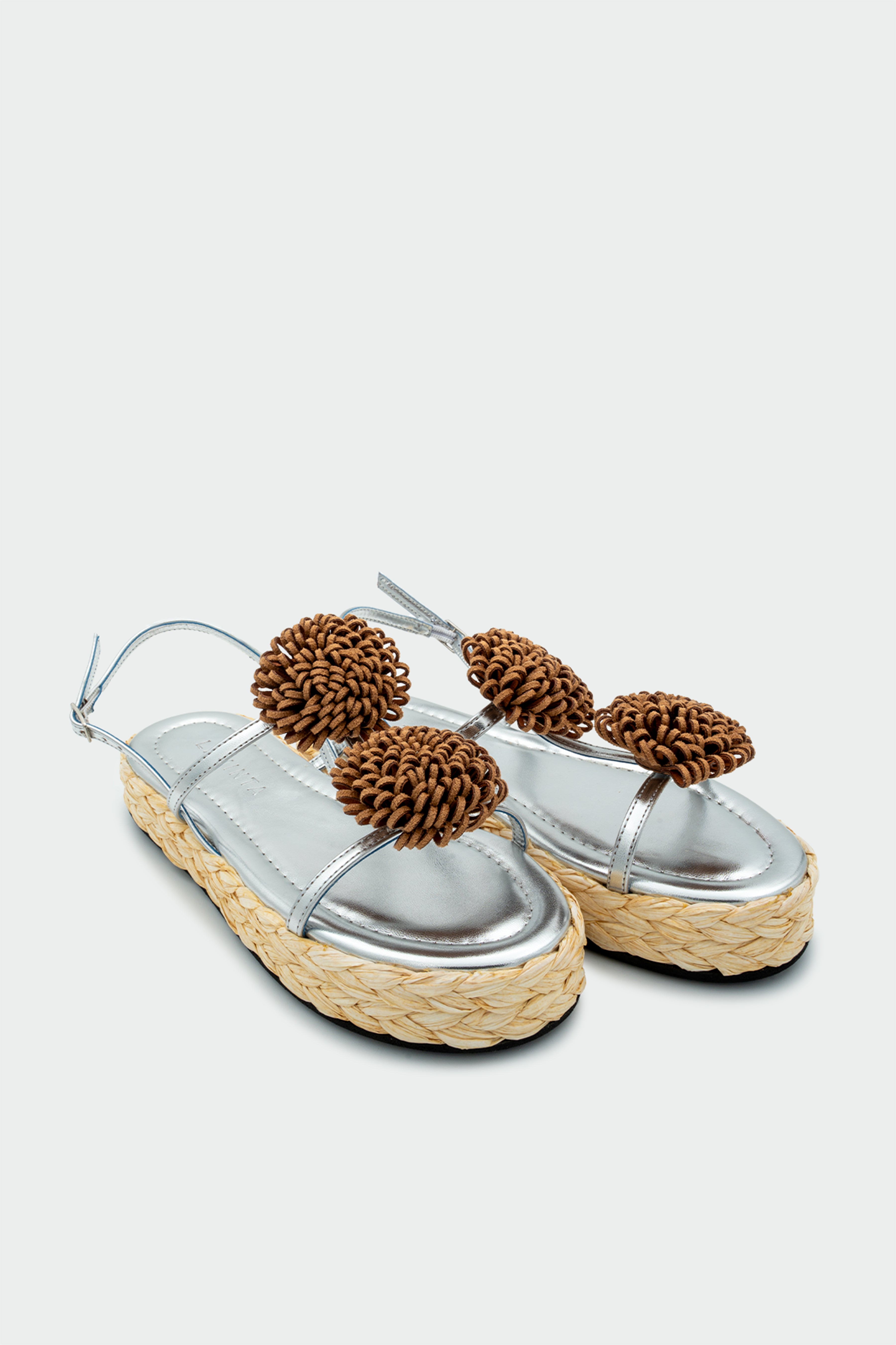 Coky Çiçek Detaylı Hasır Sandalet - Silver