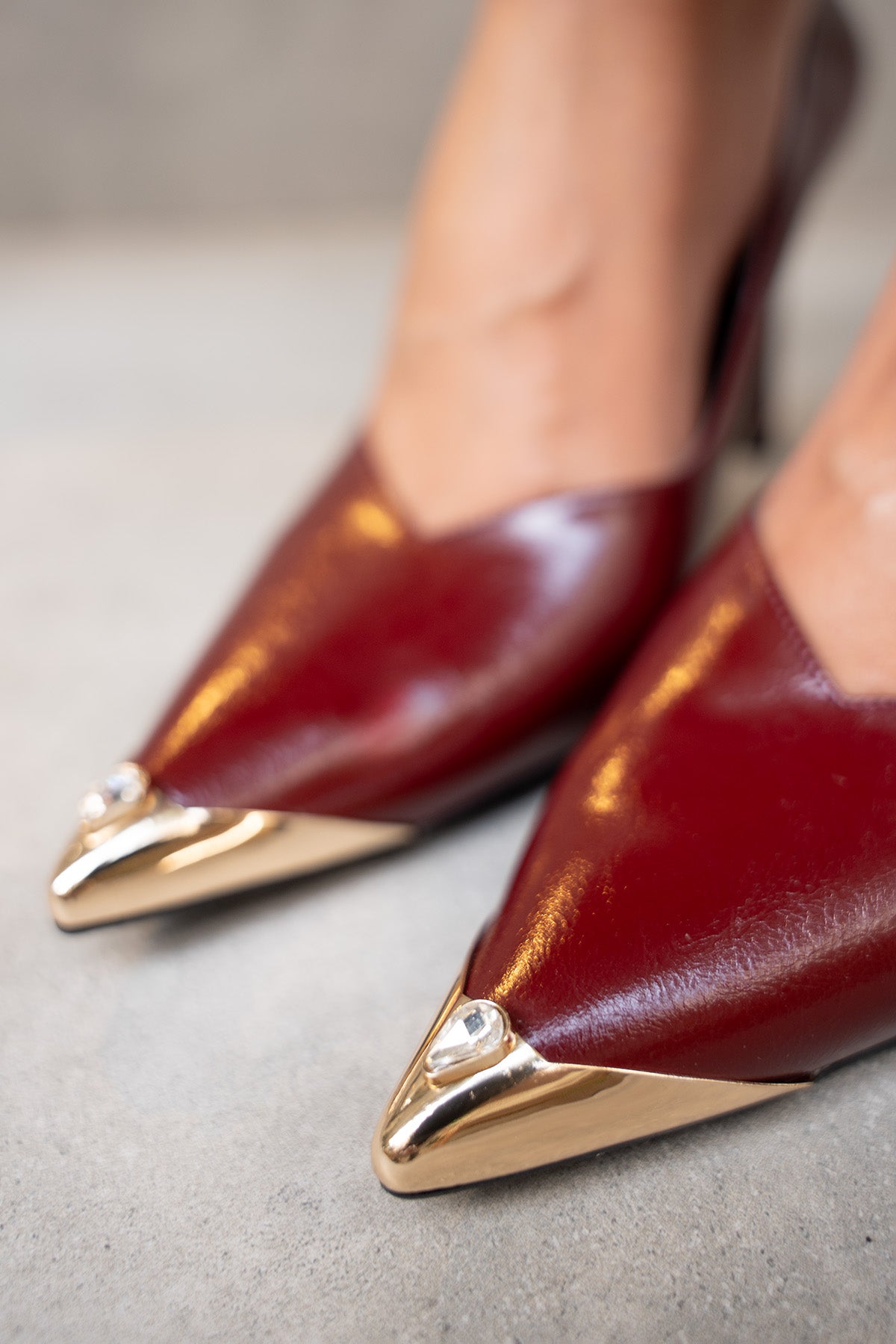Niko Gold Aksesuarlı Topuklu Ayakkabı - BORDO