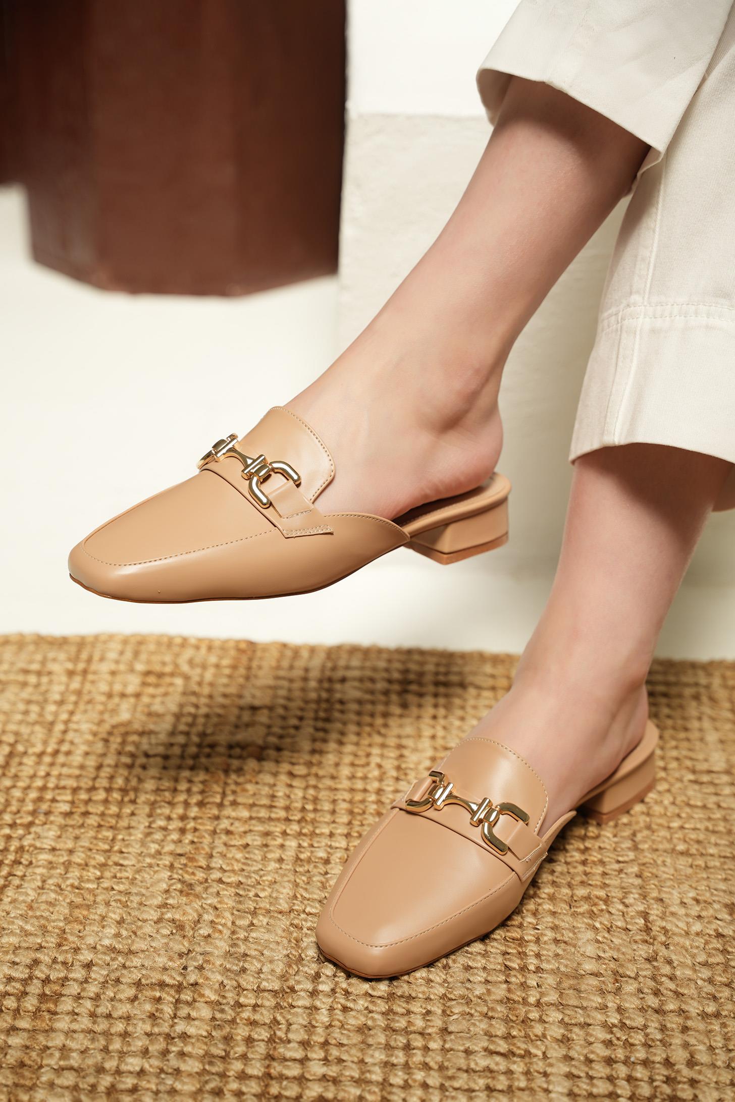 Sangi Toka Detaylı Terlik - NUDE