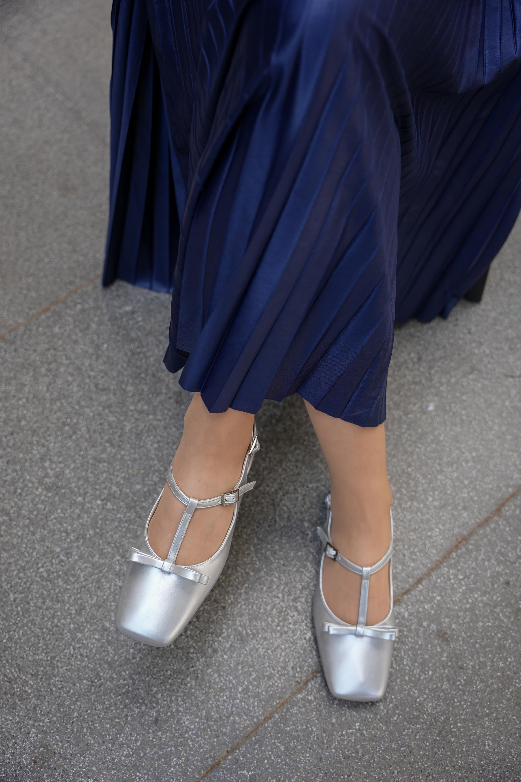 MARTA FİYONK DETAYLI BABET - Silver