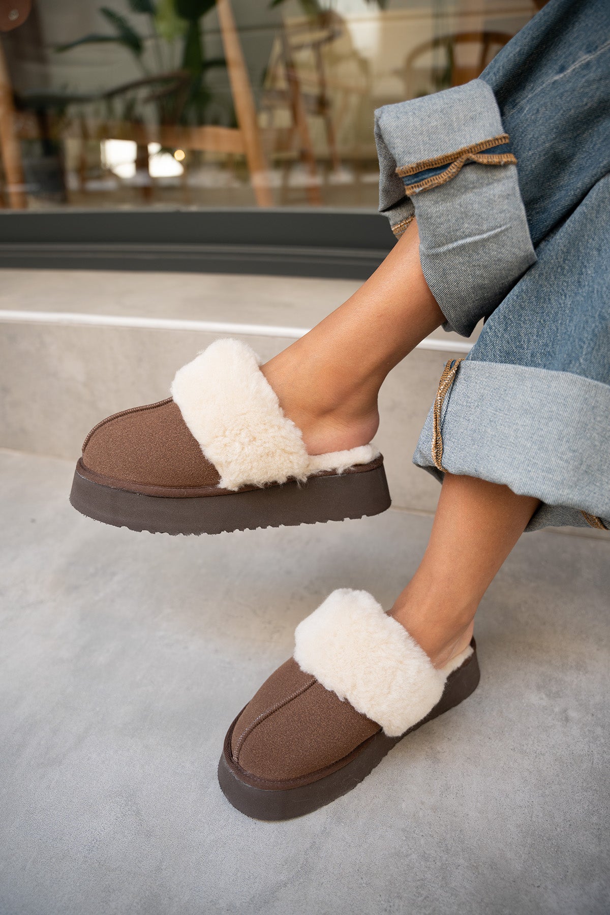 Rover Tüylü Terlik - ACI KAHVE