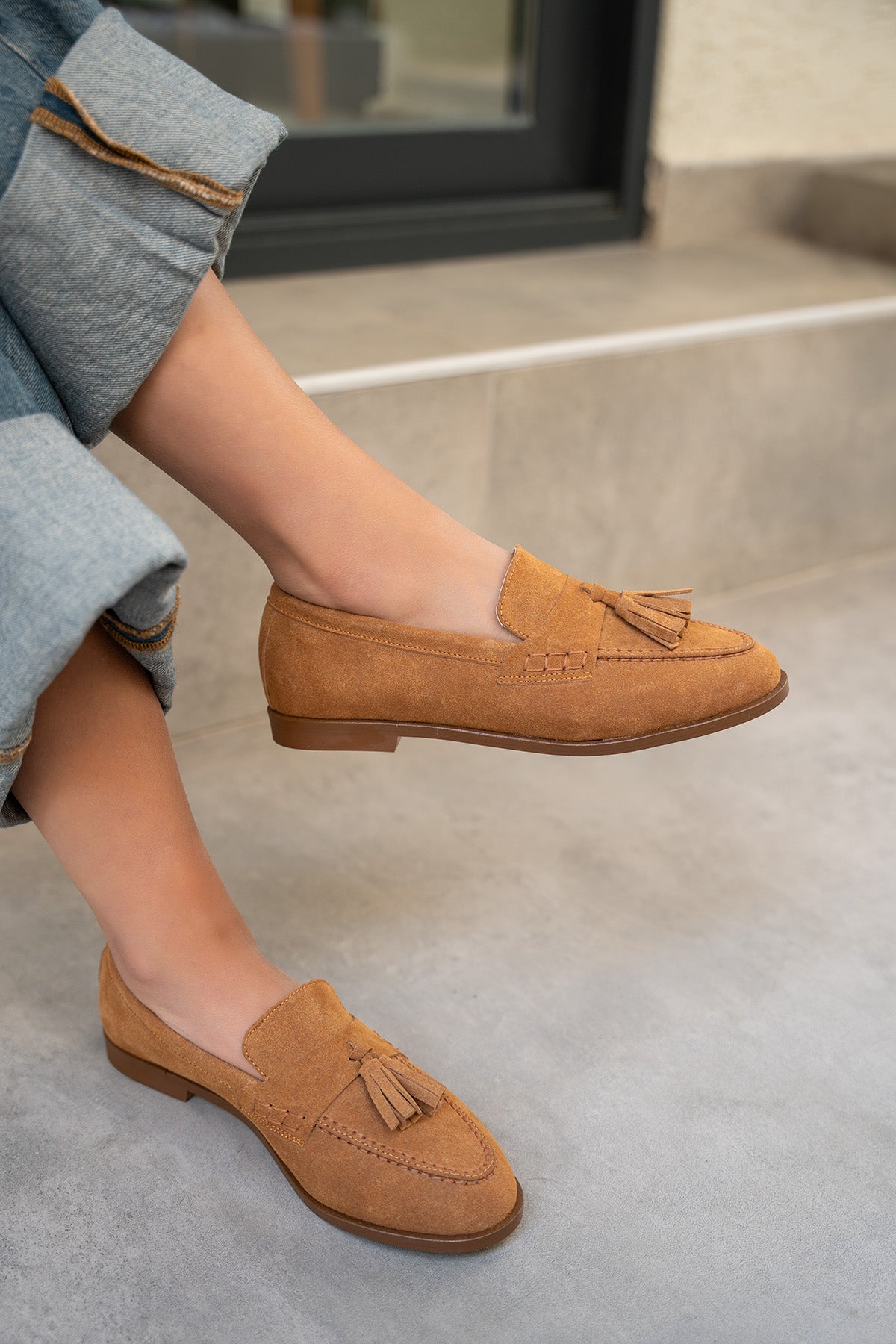 Leather Püskül Detaylı Düz Taban Ayakkabı - TABA SÜET