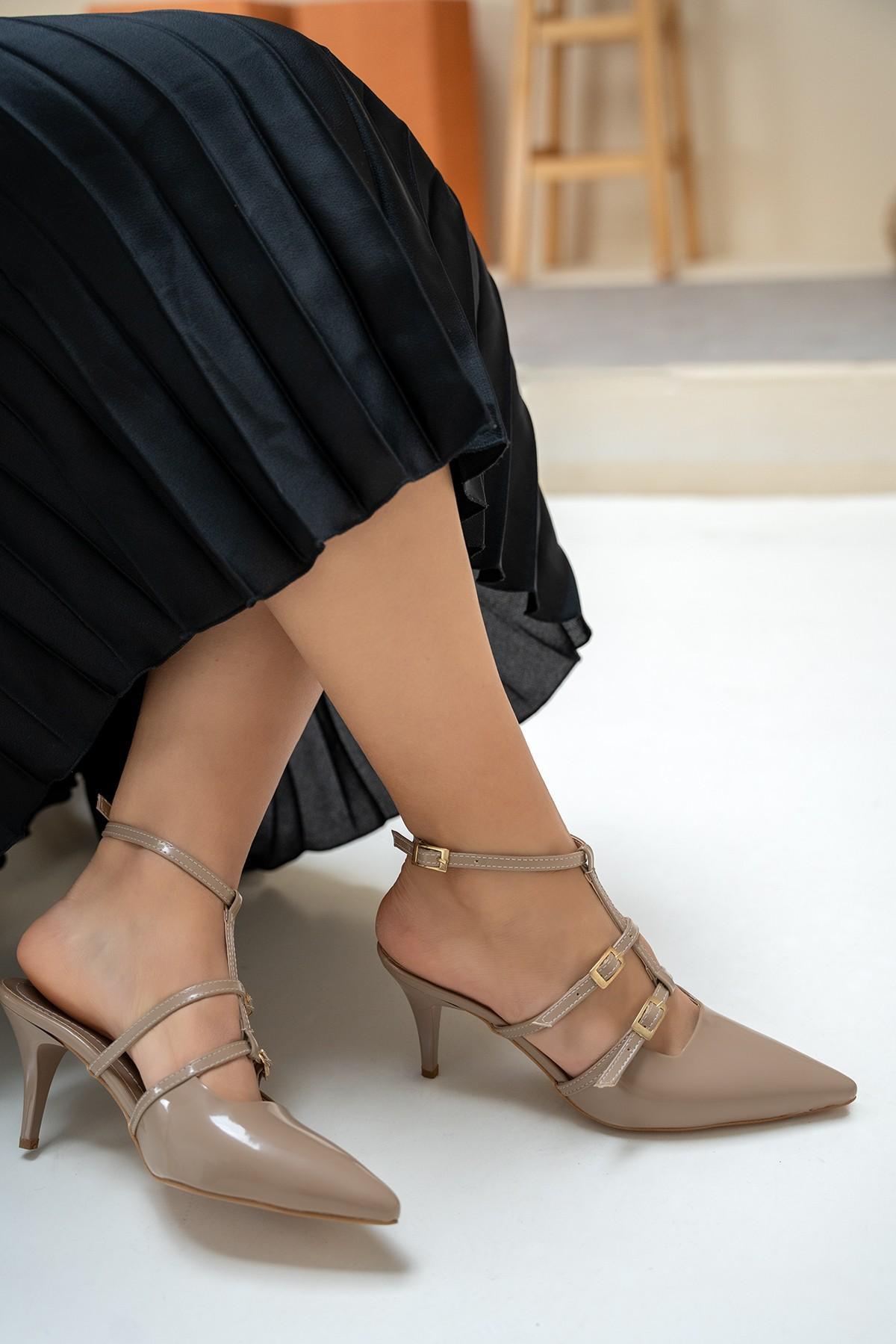 HİROKİ ŞERİT DETAYLI TOPUKLU AYAKKABI - VİZON RUGAN