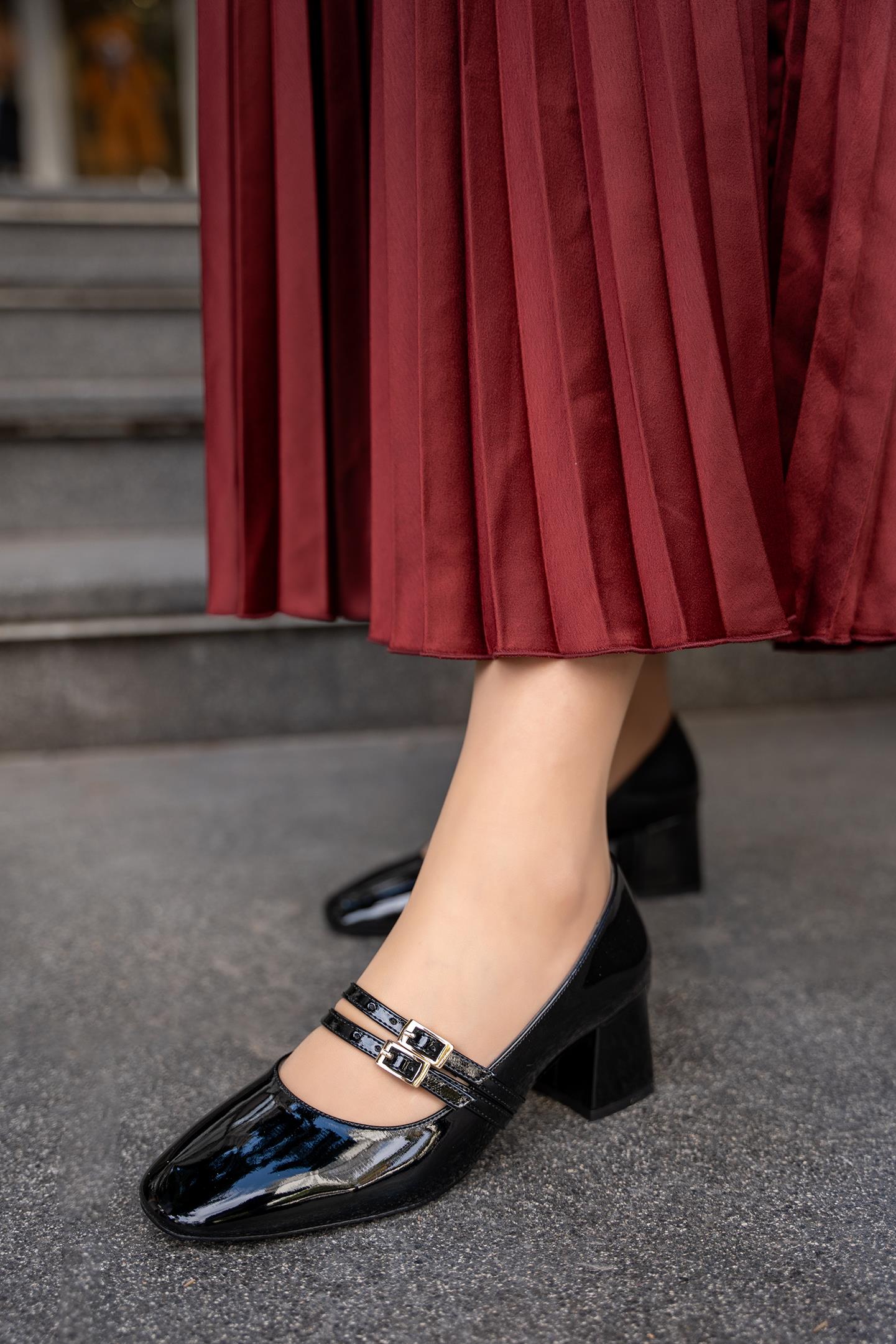 BETİNA TOKALI KALIN TOPUKLU AYAKKABI - SİYAH RUGAN