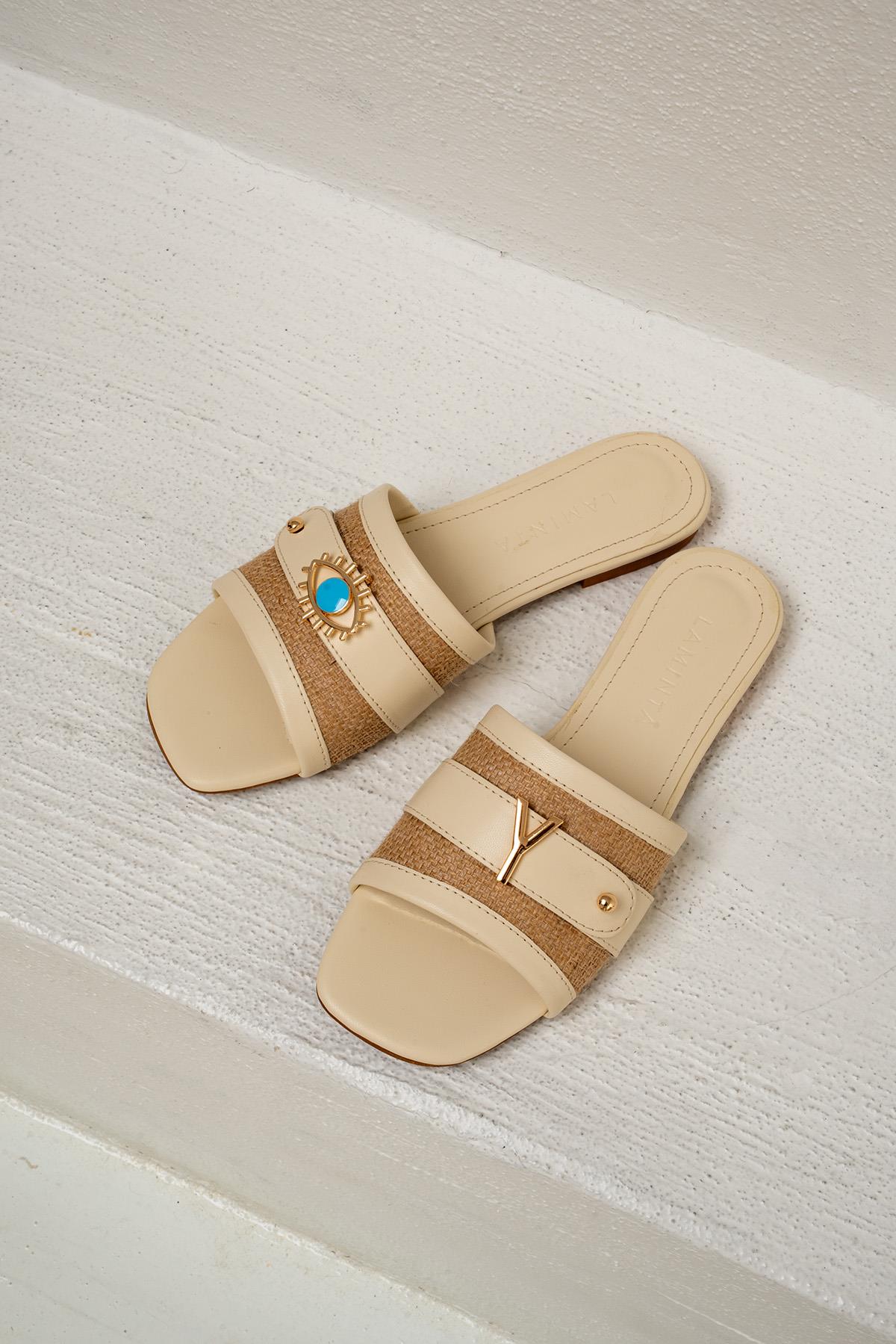 Vincenzo Charm Detaylı Hasır Terlik - EKRU