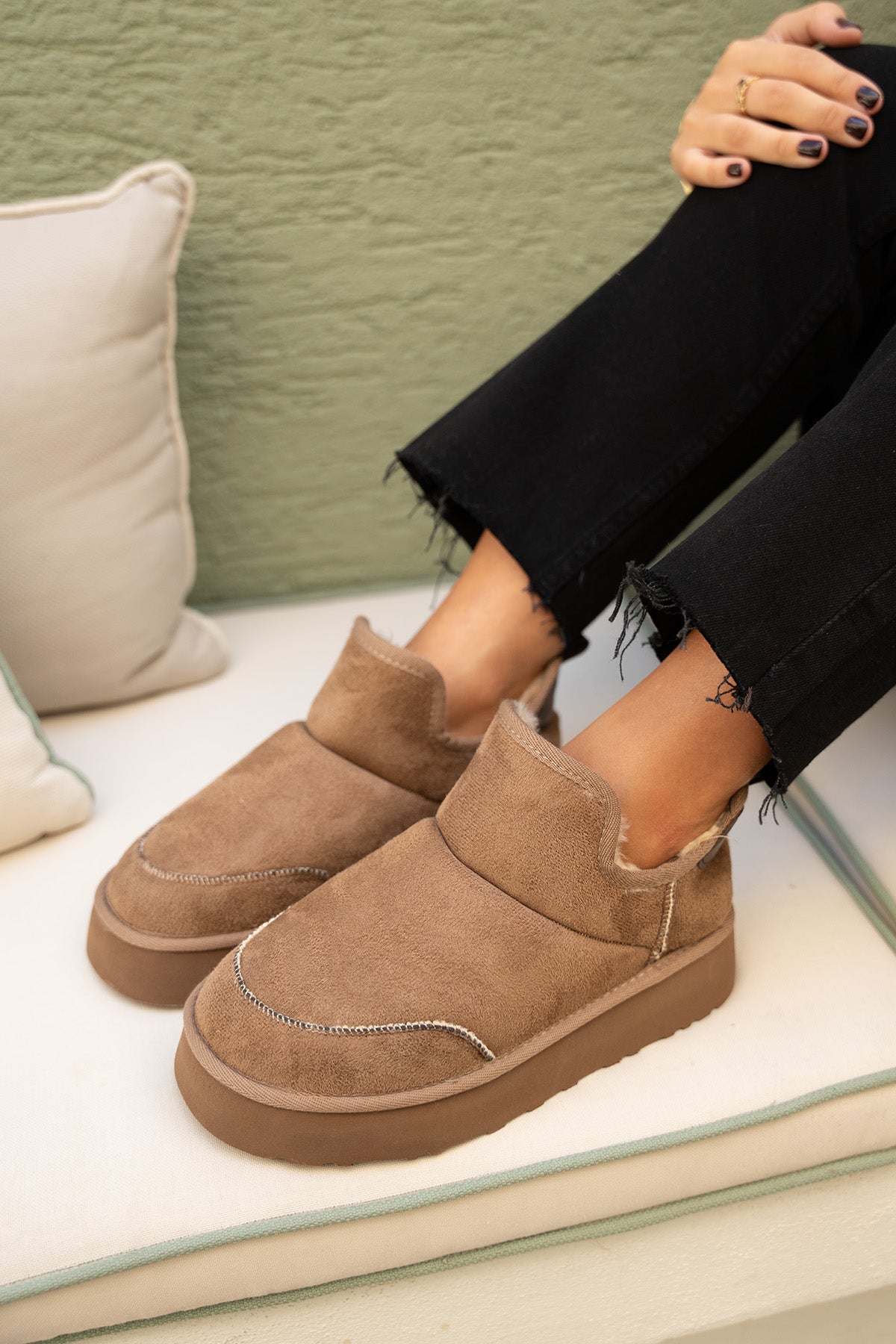 Mayra Tüylü Bot - VİZON