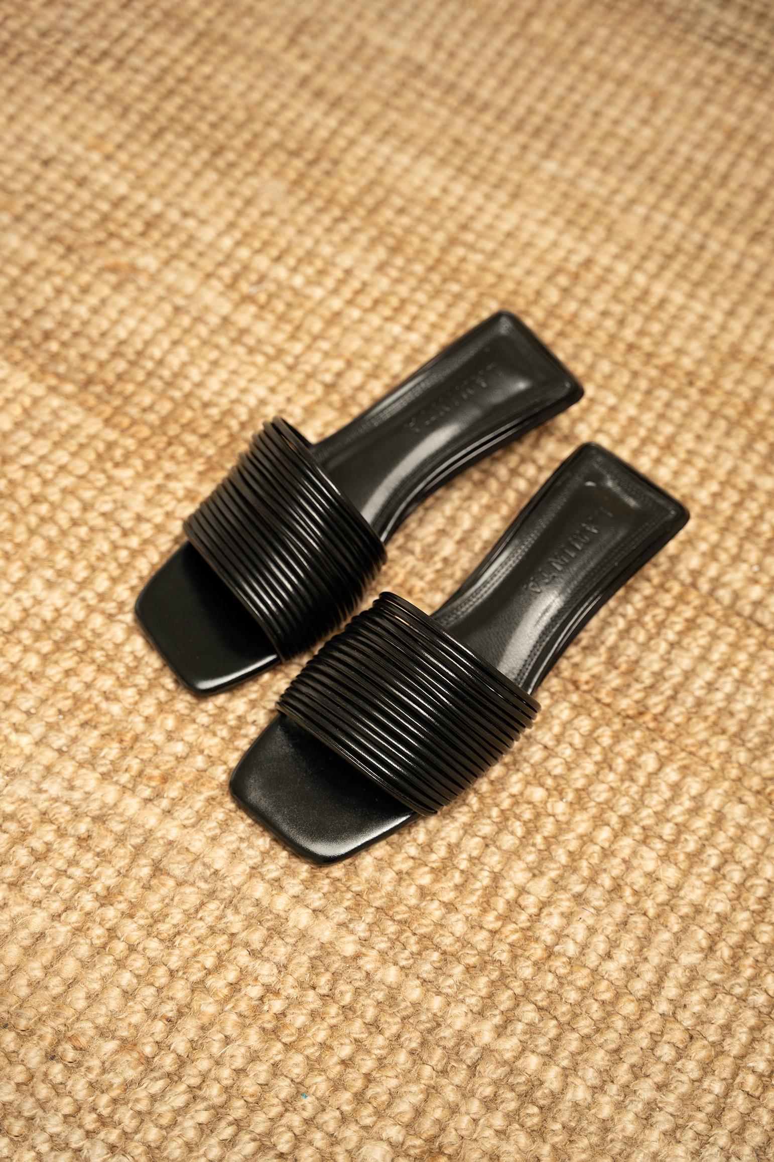 WİLMA ŞERİT DETAYLI TERLİK - SİYAH