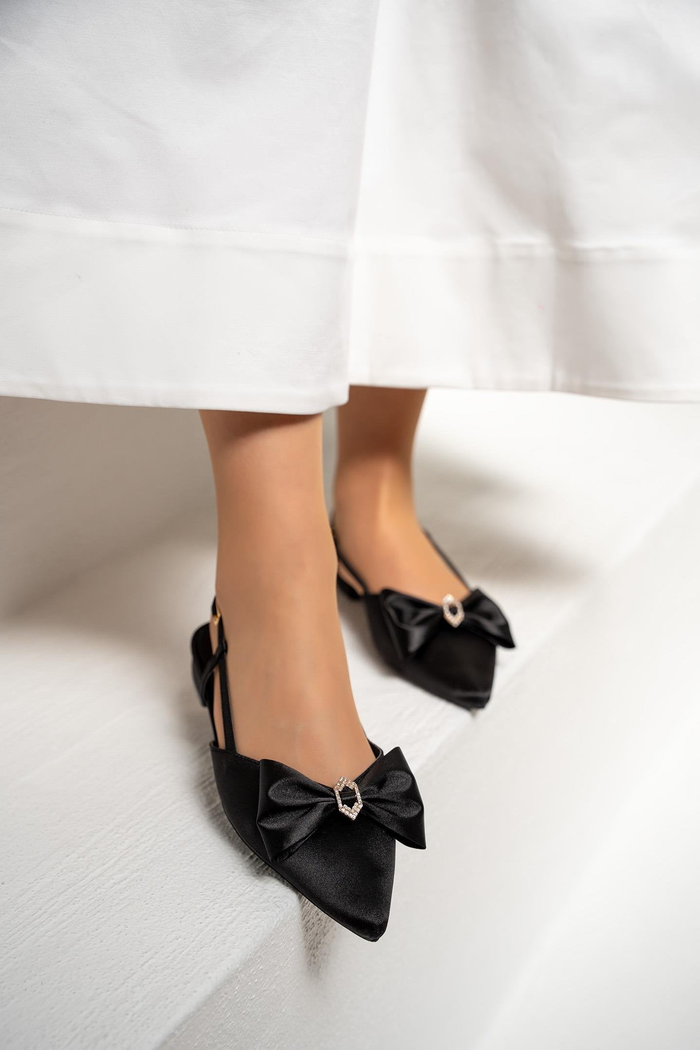 Noya Taşlı Fiyonklu Babet - SİYAH