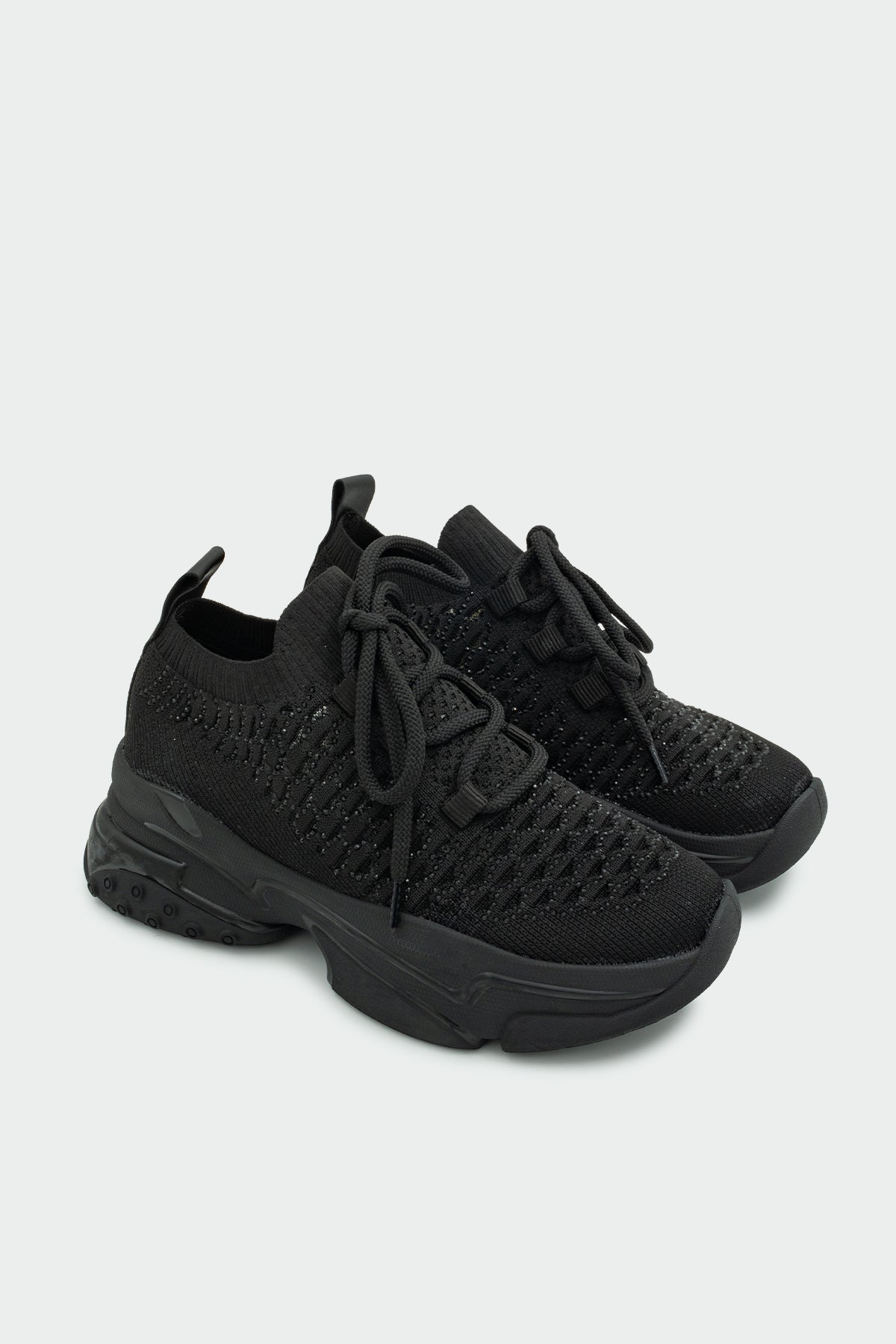 Estela Simli Esnek Bağcıklı Kadın Spor Ayakkabı - SİYAH