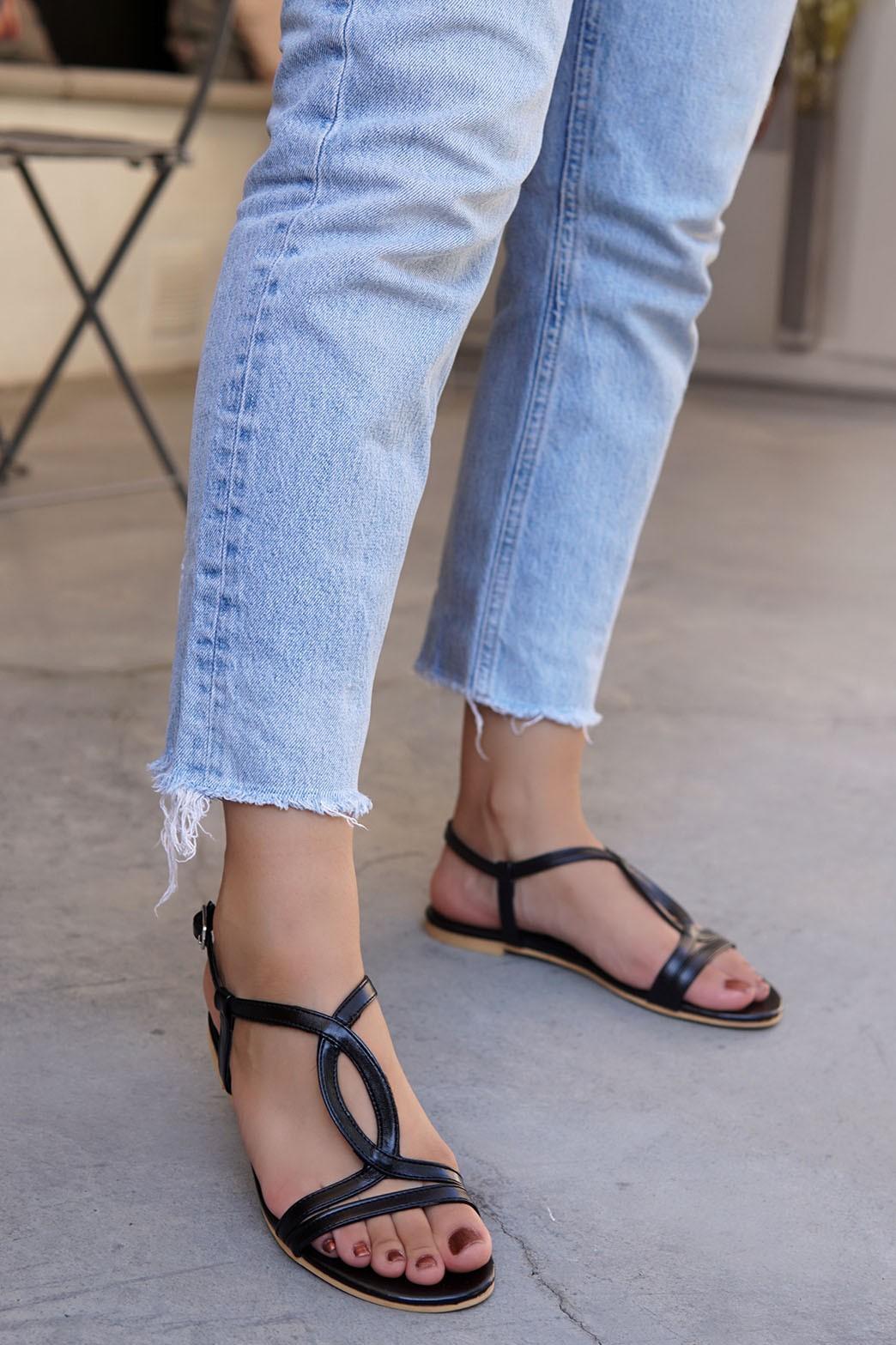 ELVAN ŞERİT ÇAPRAZ DETAYLI SANDALET - SİYAH