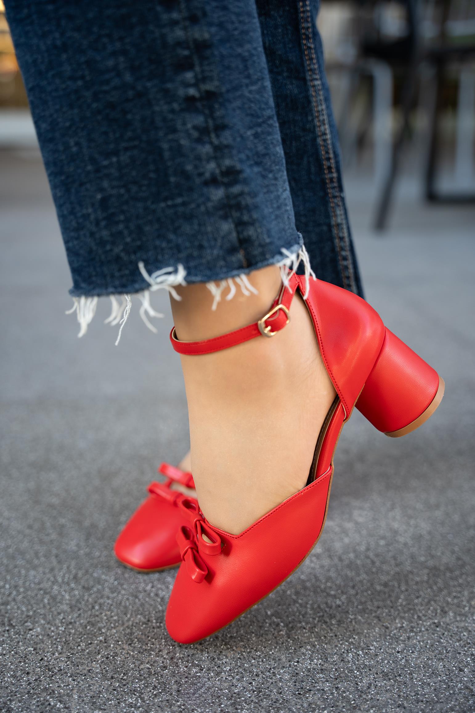 LORN FİYONK DETAYLI KALIN TOPUKLU AYAKKABI - KIRMIZI