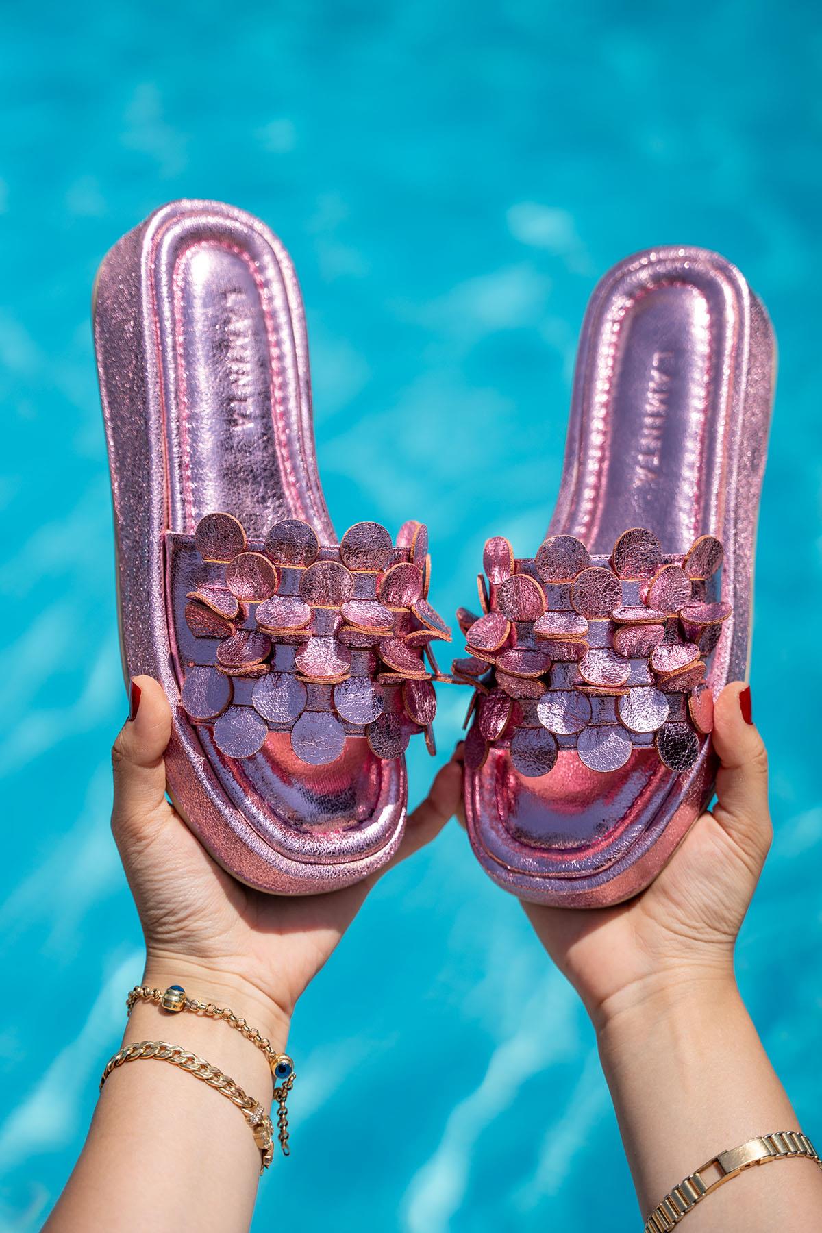 MANJE PÜSKÜL DETAYLI KALIN TABANLI TERLİK - PEMBE