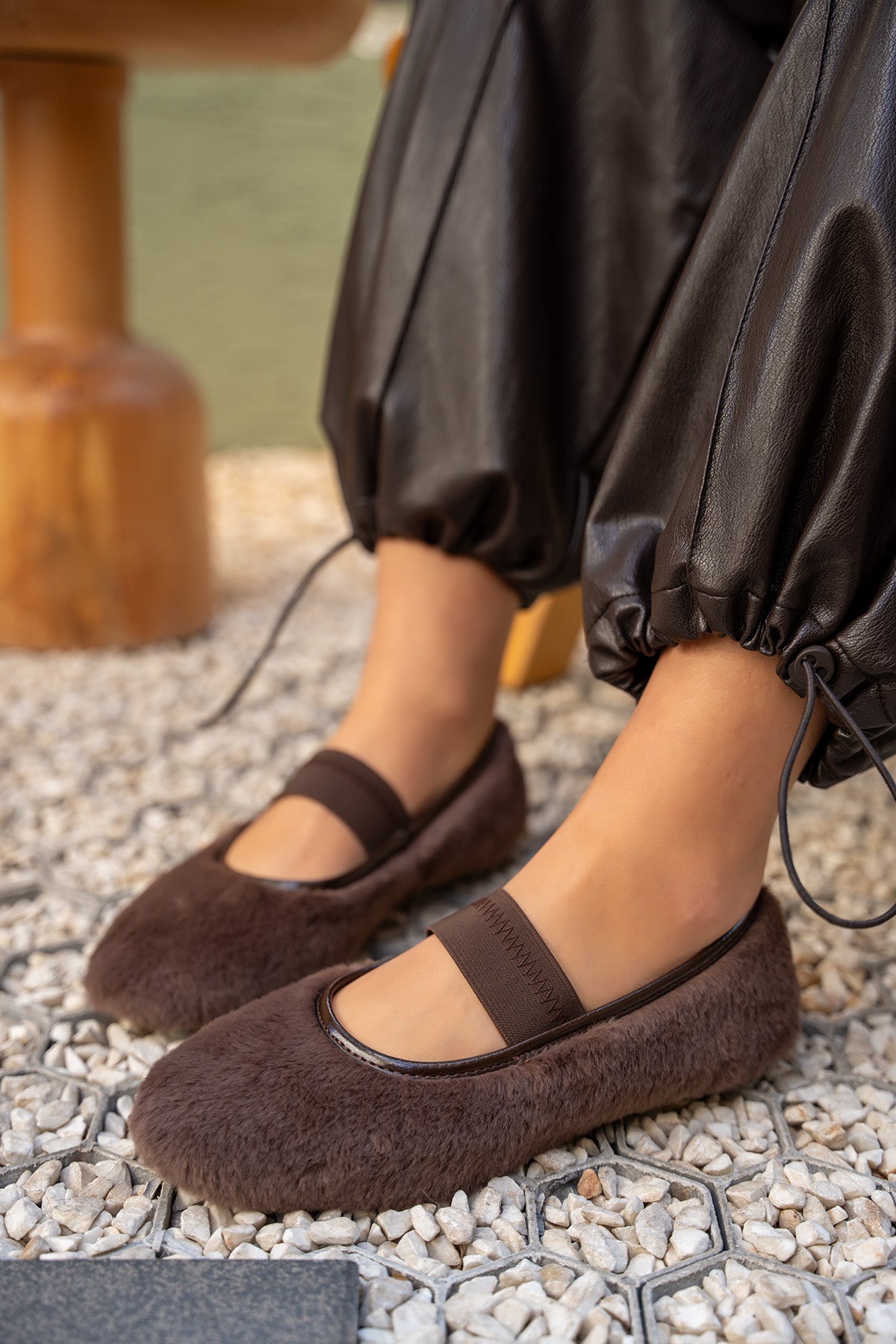 Creas Tüylü Lastikli Kadın Babet - KAHVE