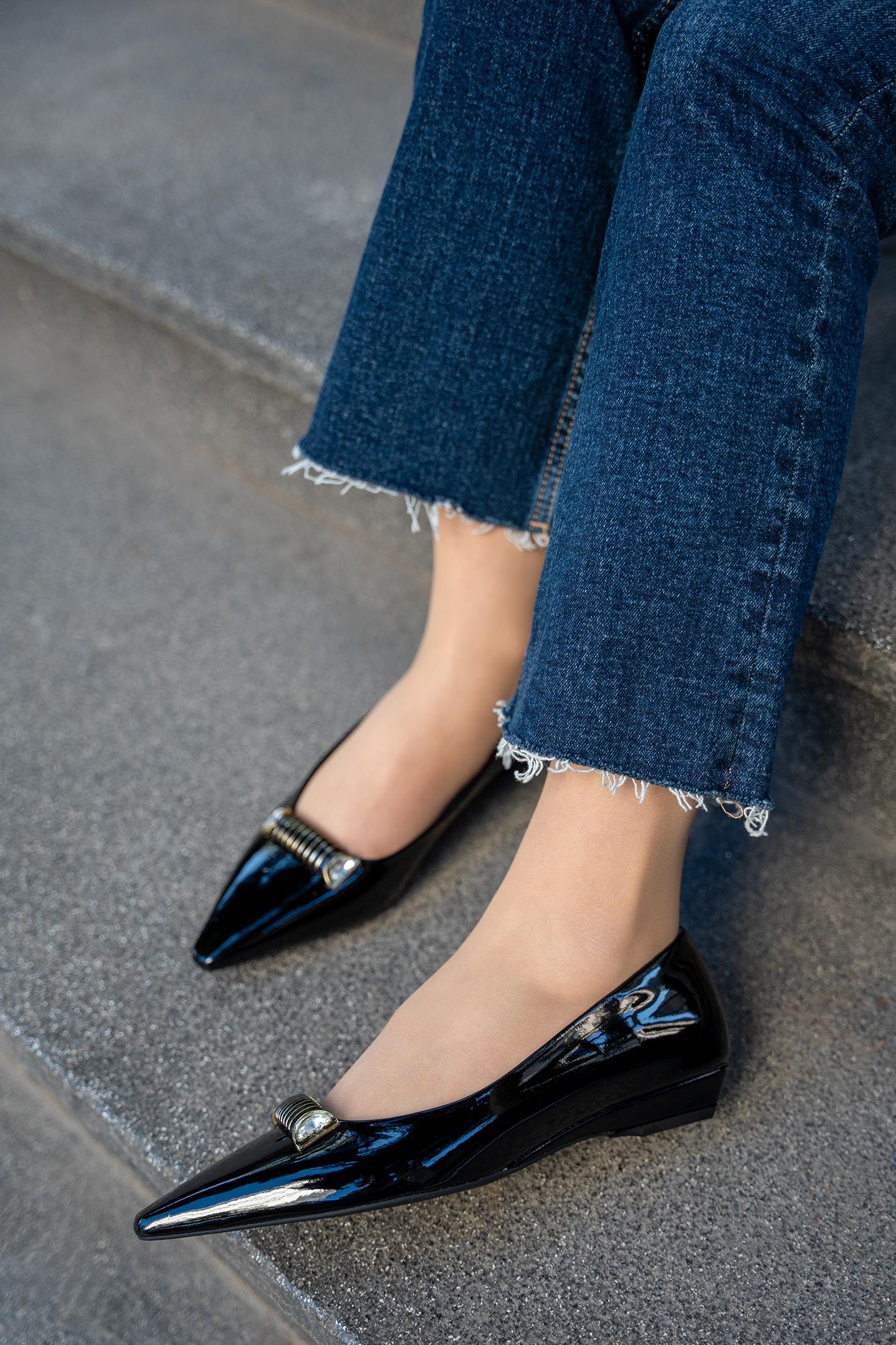 JAMİA TOKA DETAYLI KADIN BABET - SİYAH RUGAN