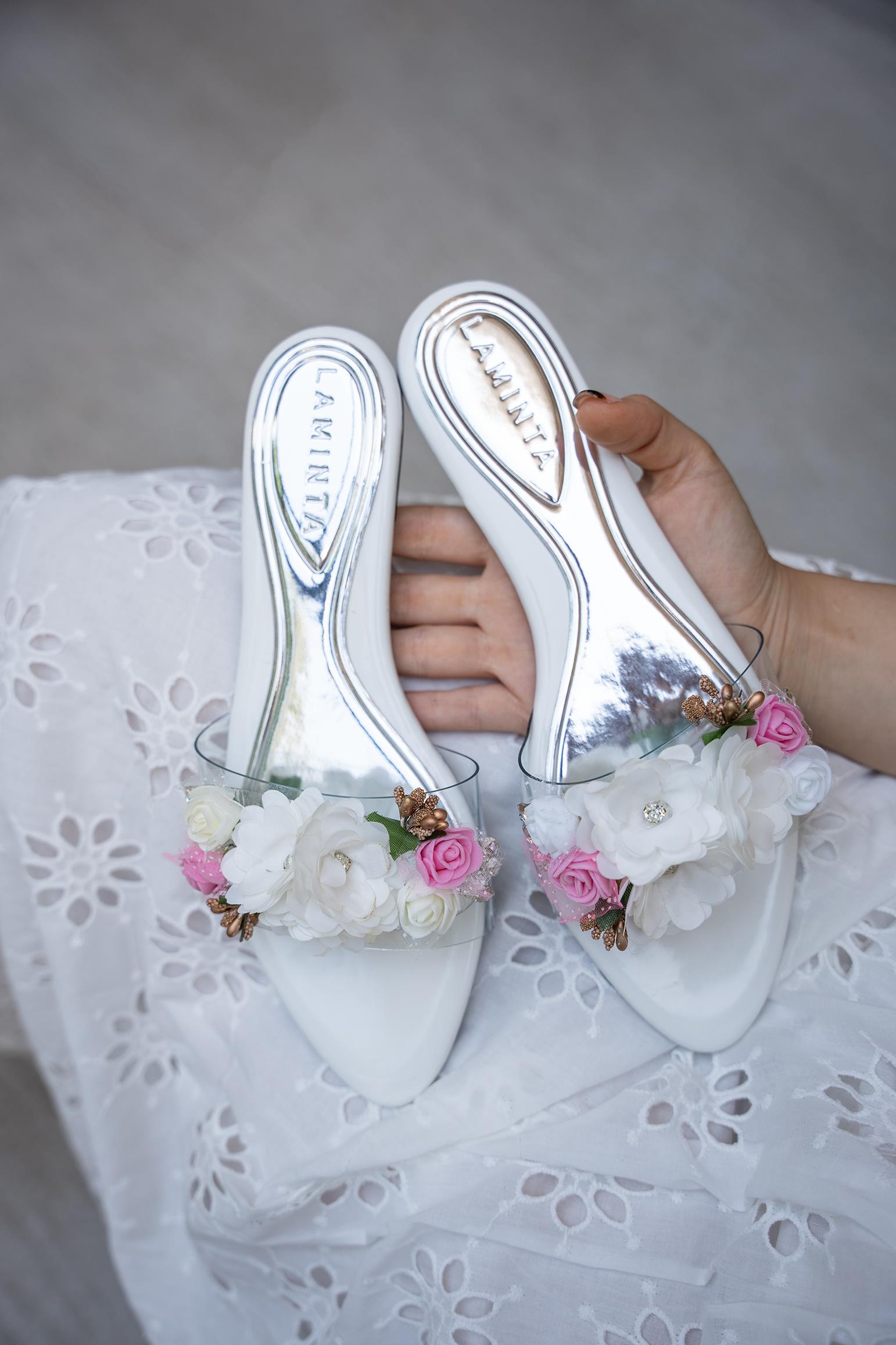 LİLY ÇİÇEKLİ TERLİK - BEYAZ