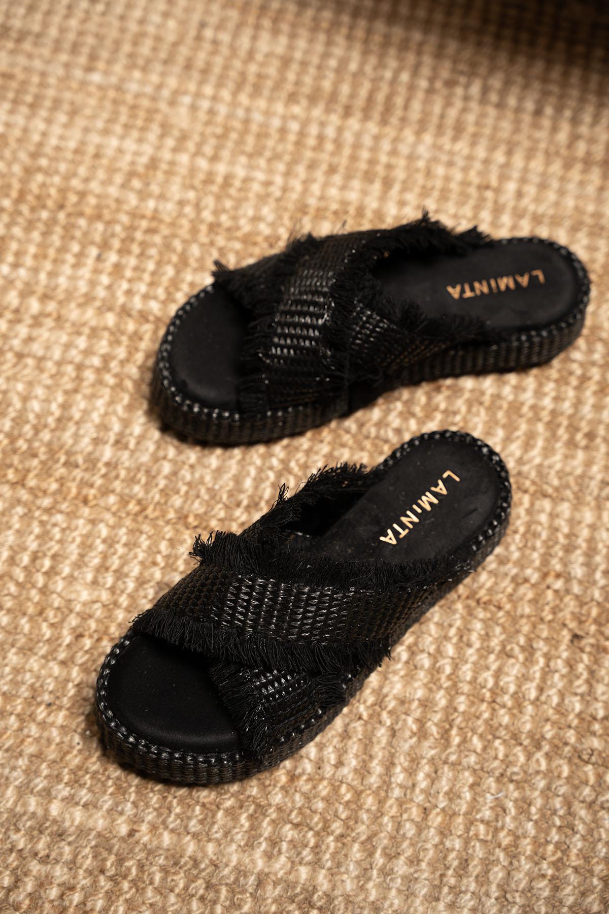 Glimy Püskül Detaylı Terlik - SİYAH