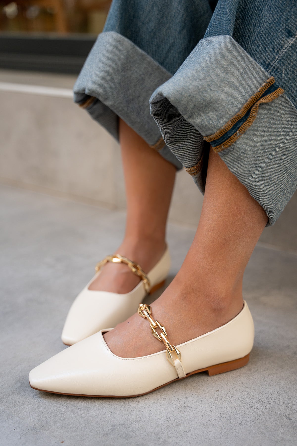 Dennis Zincir Detaylı Düz Babet - EKRU RUGAN