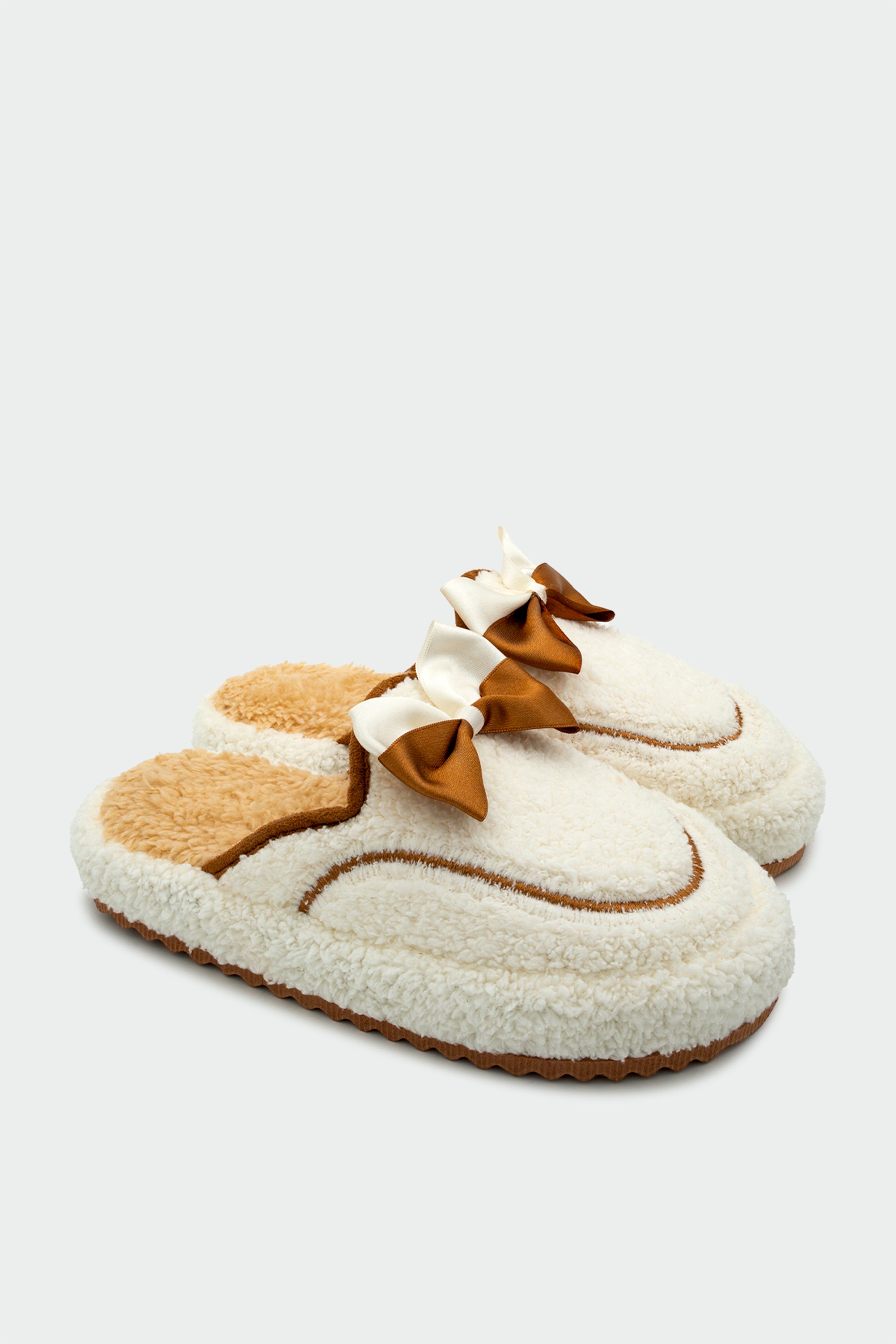 Puffer Fiyonk Detaylı Ev Terliği - BEYAZ