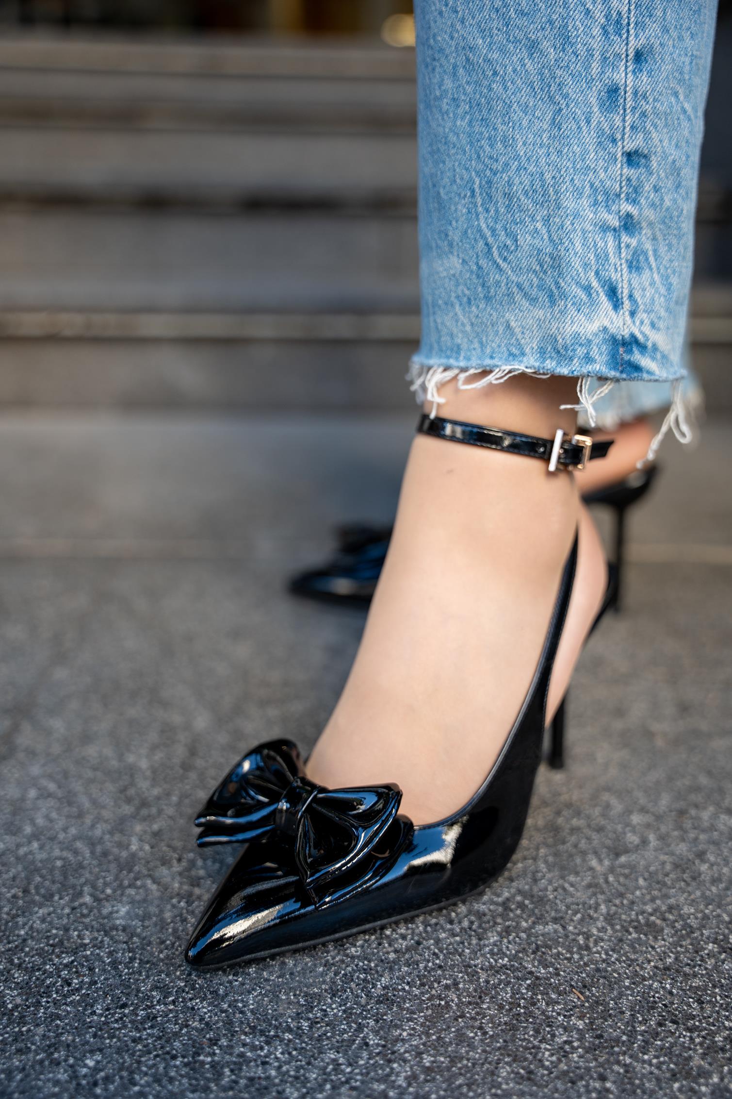 MODY FİYONK DETAYLI TOKALI KADIN TOPUKLU AYAKKABI - SİYAH RUGAN