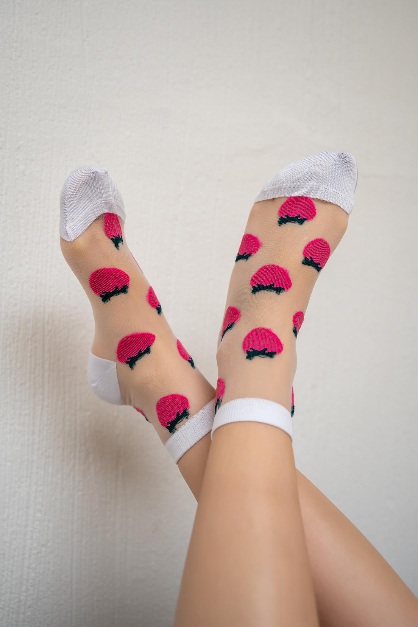 Çilekli Tül Çorap - RENKLİ