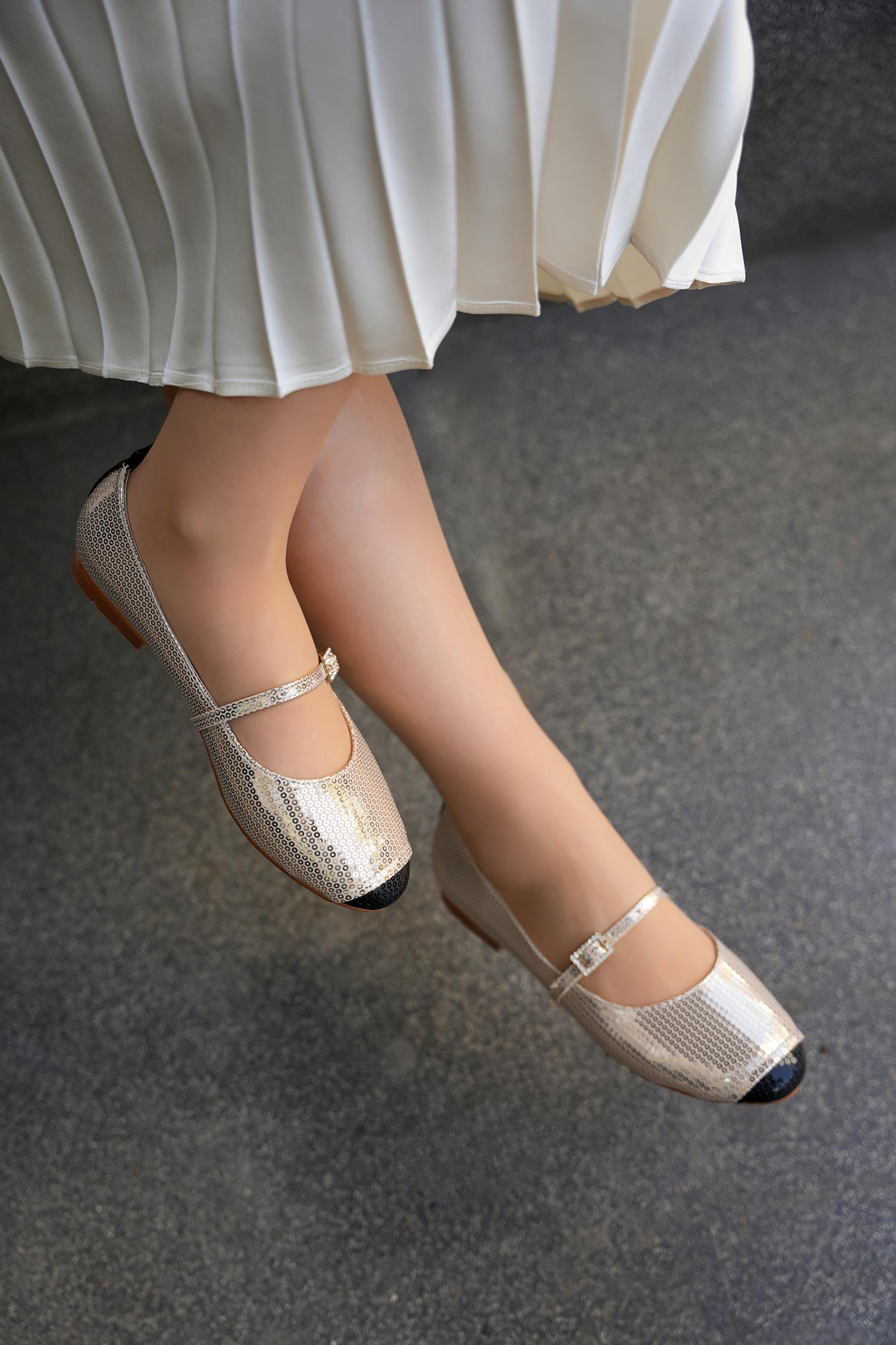 ABENA TAŞLI TOKA DETAYLI PAYETLİ BABET - GOLD