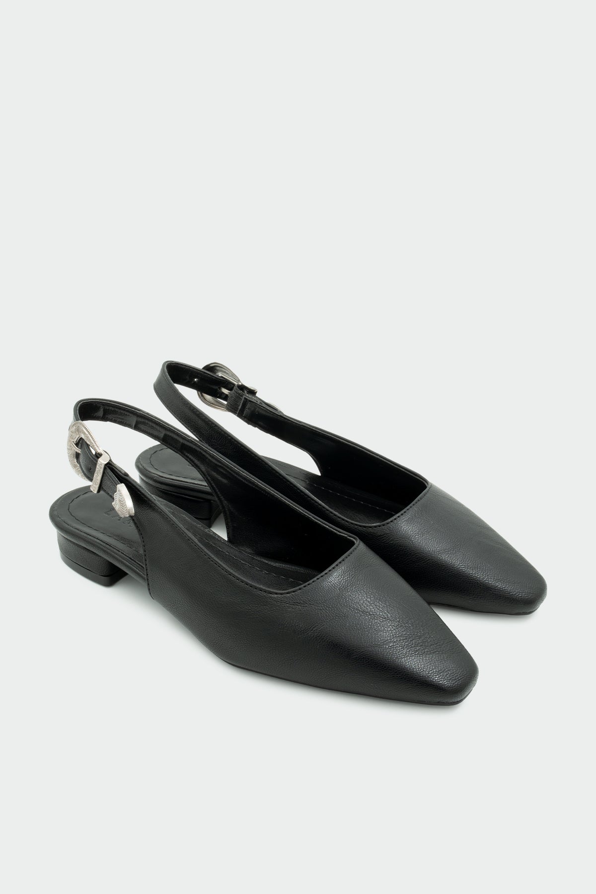 Giga Kemer Toka Detaylı Düz Kadın Babet - SİYAH