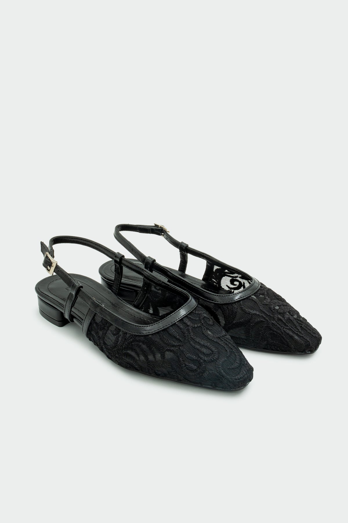 Nopen Nakış Detaylı Kadın Babet - SİYAH