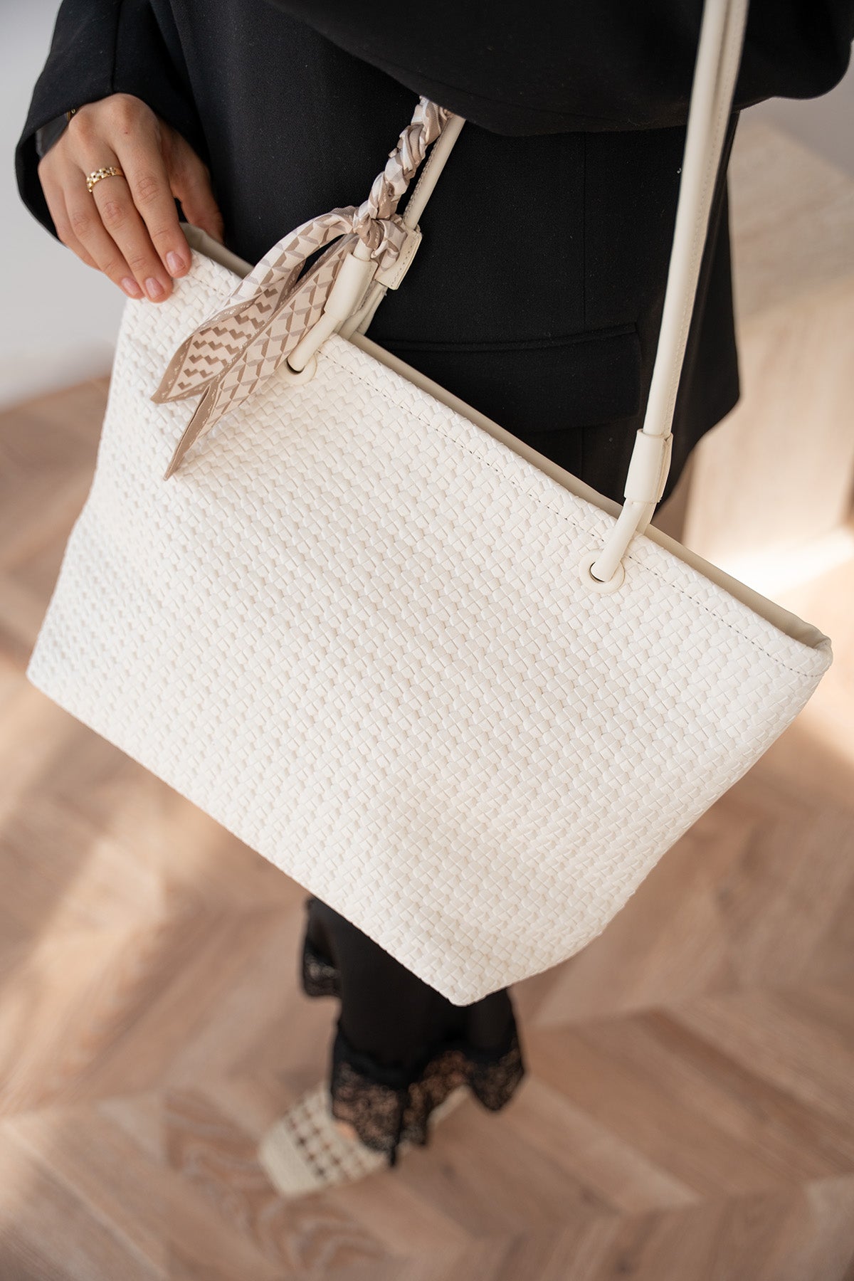 Paco Örgü Detaylı Fularlı Kadın Geniş Çanta - EKRU