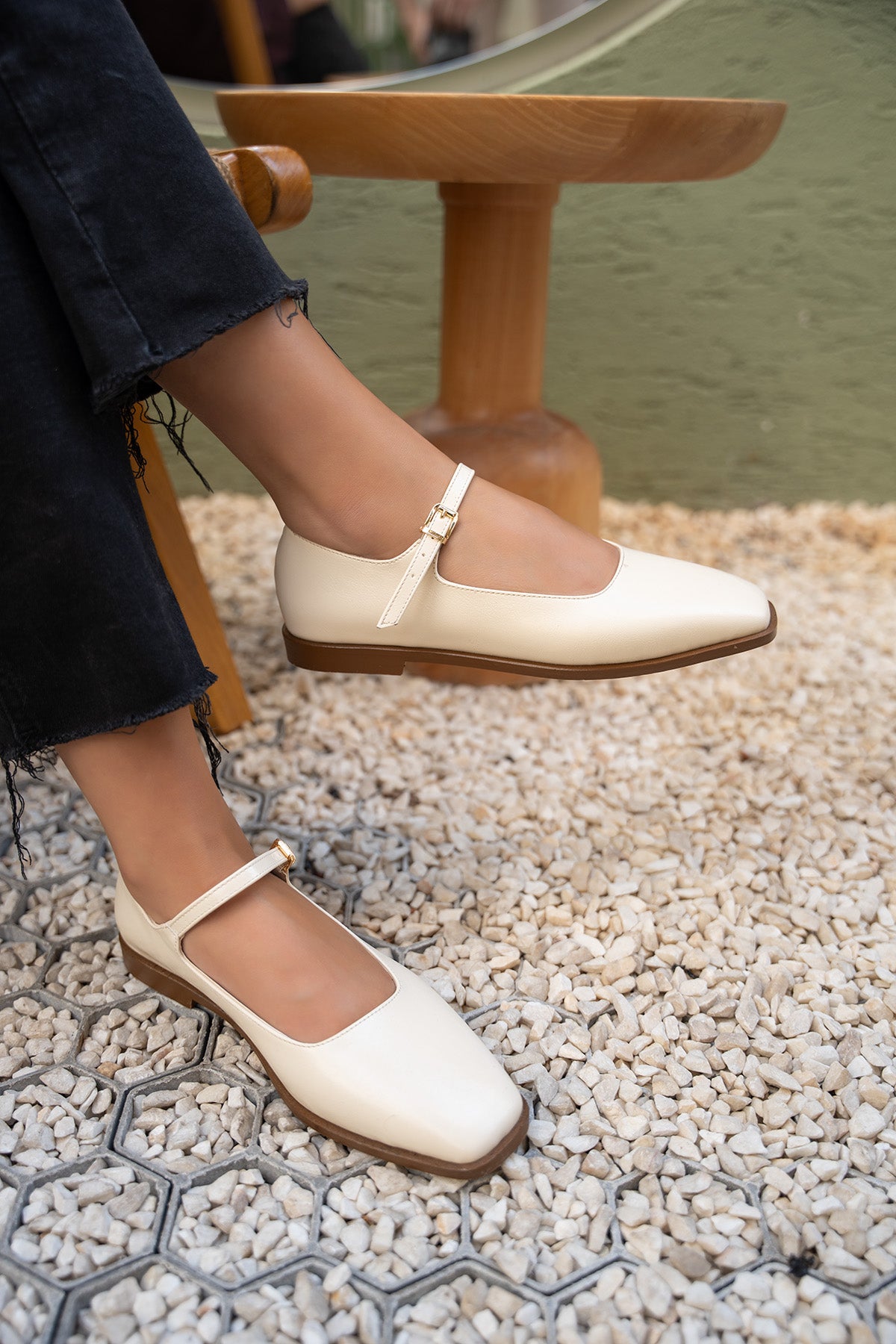 Flue Tokalı Düz Babet - NUDE