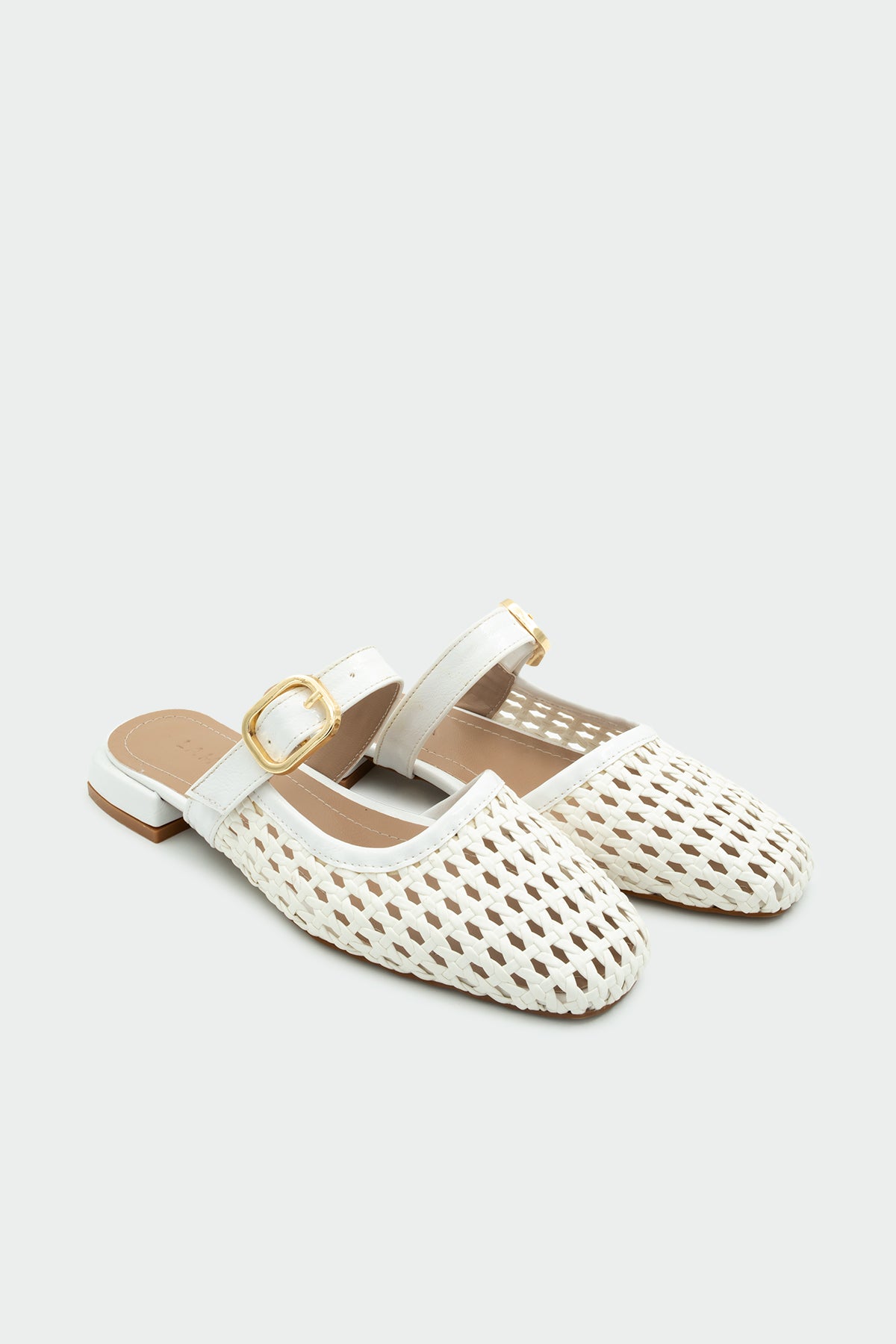 Duca Örgü Detaylı Tokalı Kadın Terlik - BEYAZ