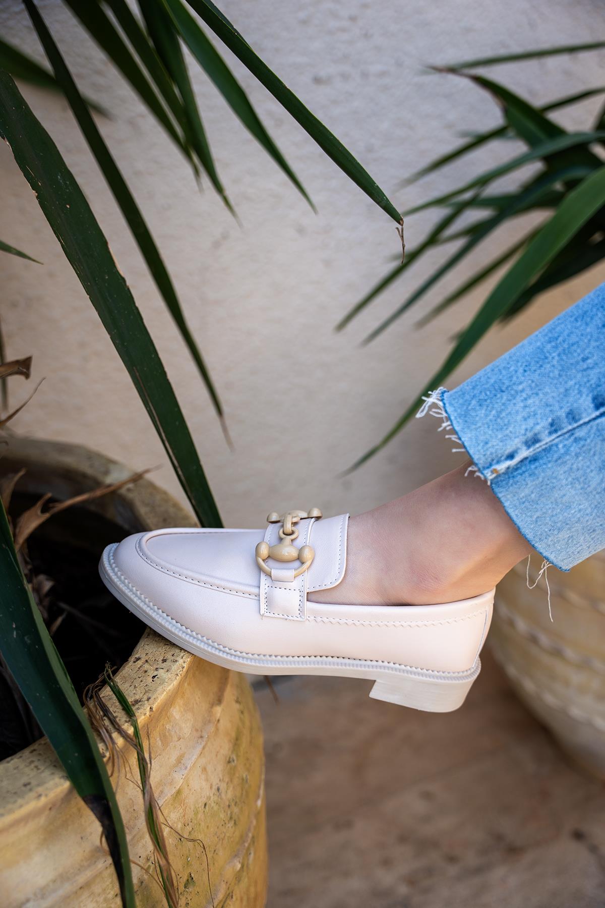 HELLY AKSESUAR DETAYLI KADIN LOAFER - NUDE