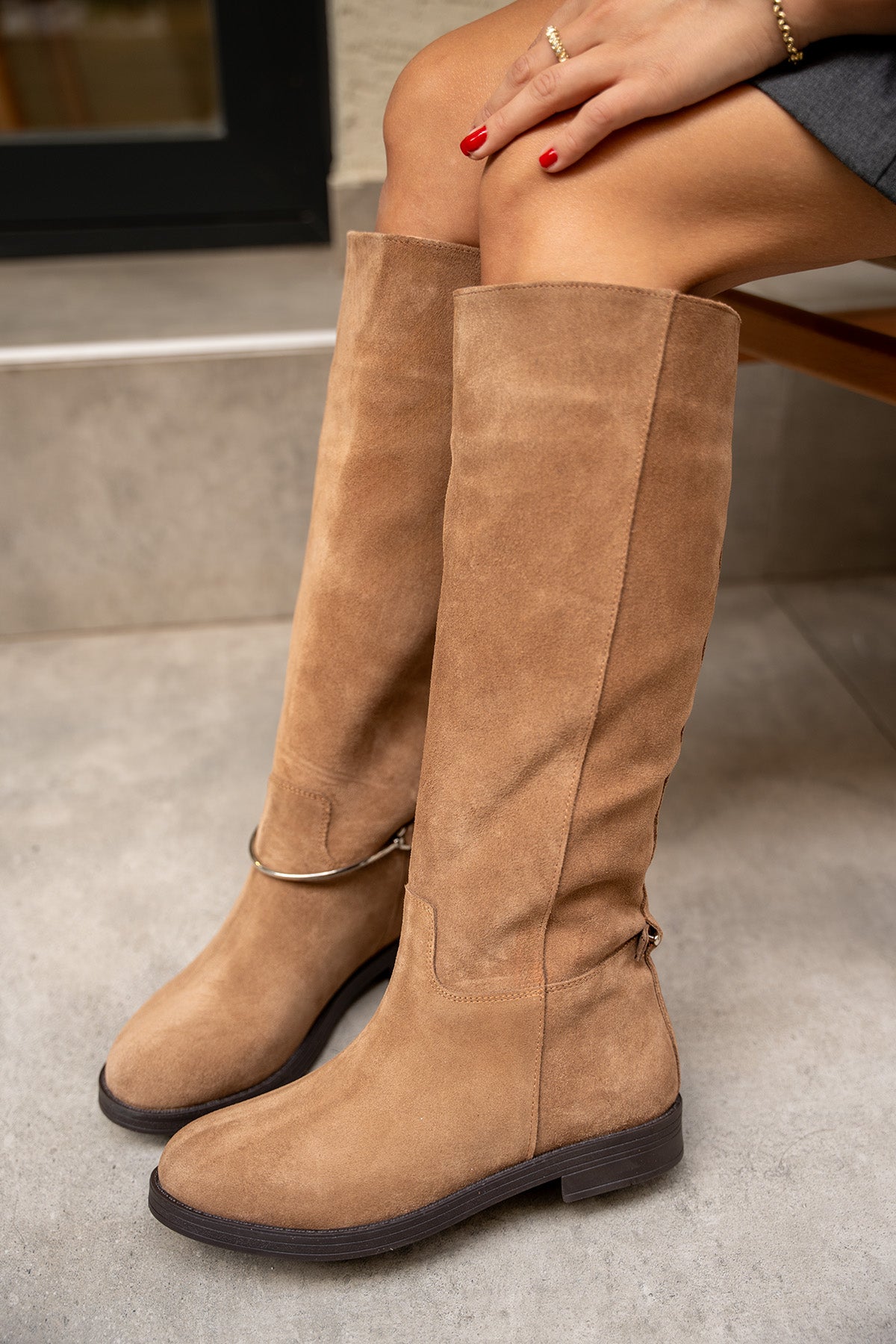 Steve Çıkarılabilir Gold Aksesuarlı Çizme - VİZON SÜET