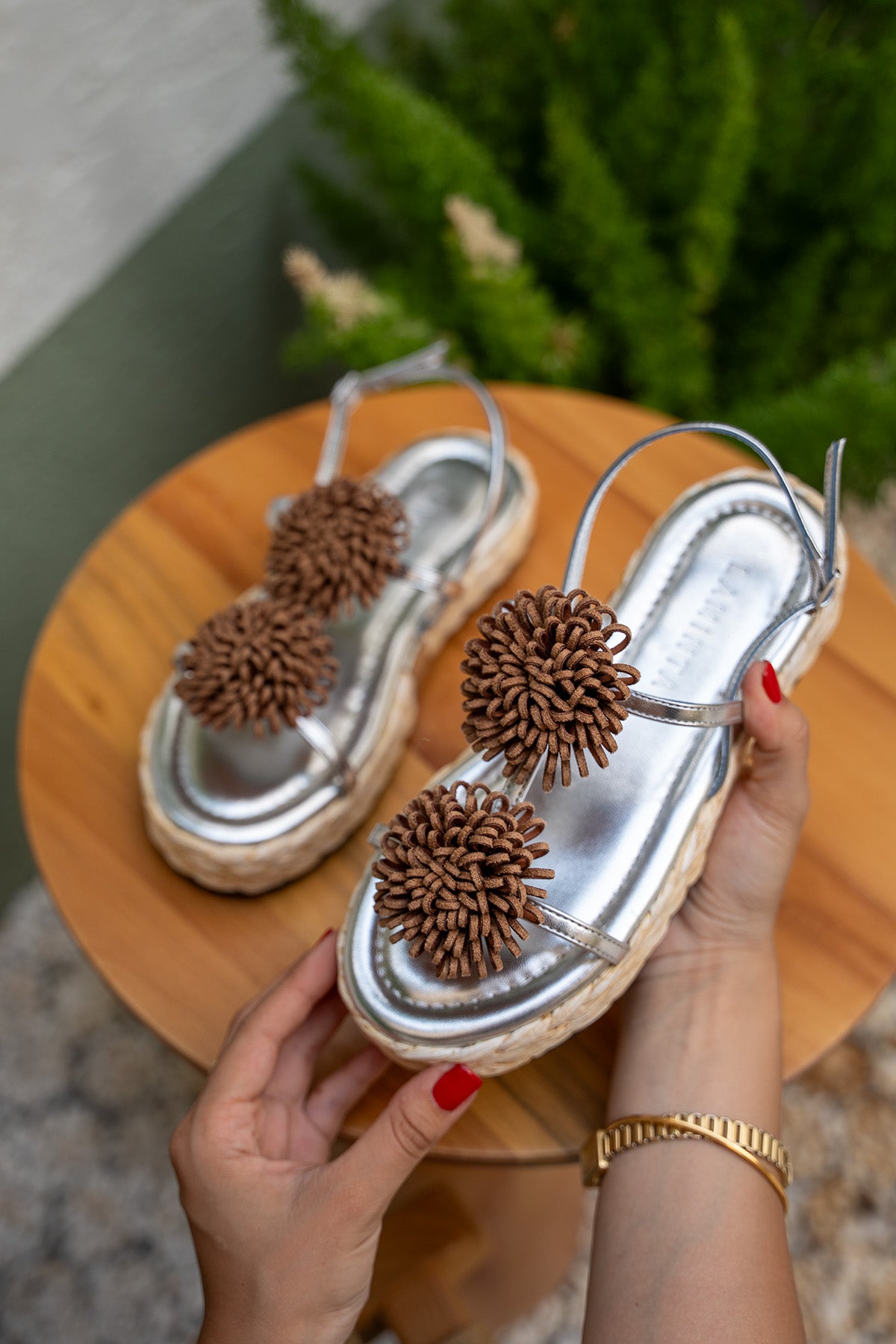 Coky Çiçek Detaylı Hasır Sandalet - Silver