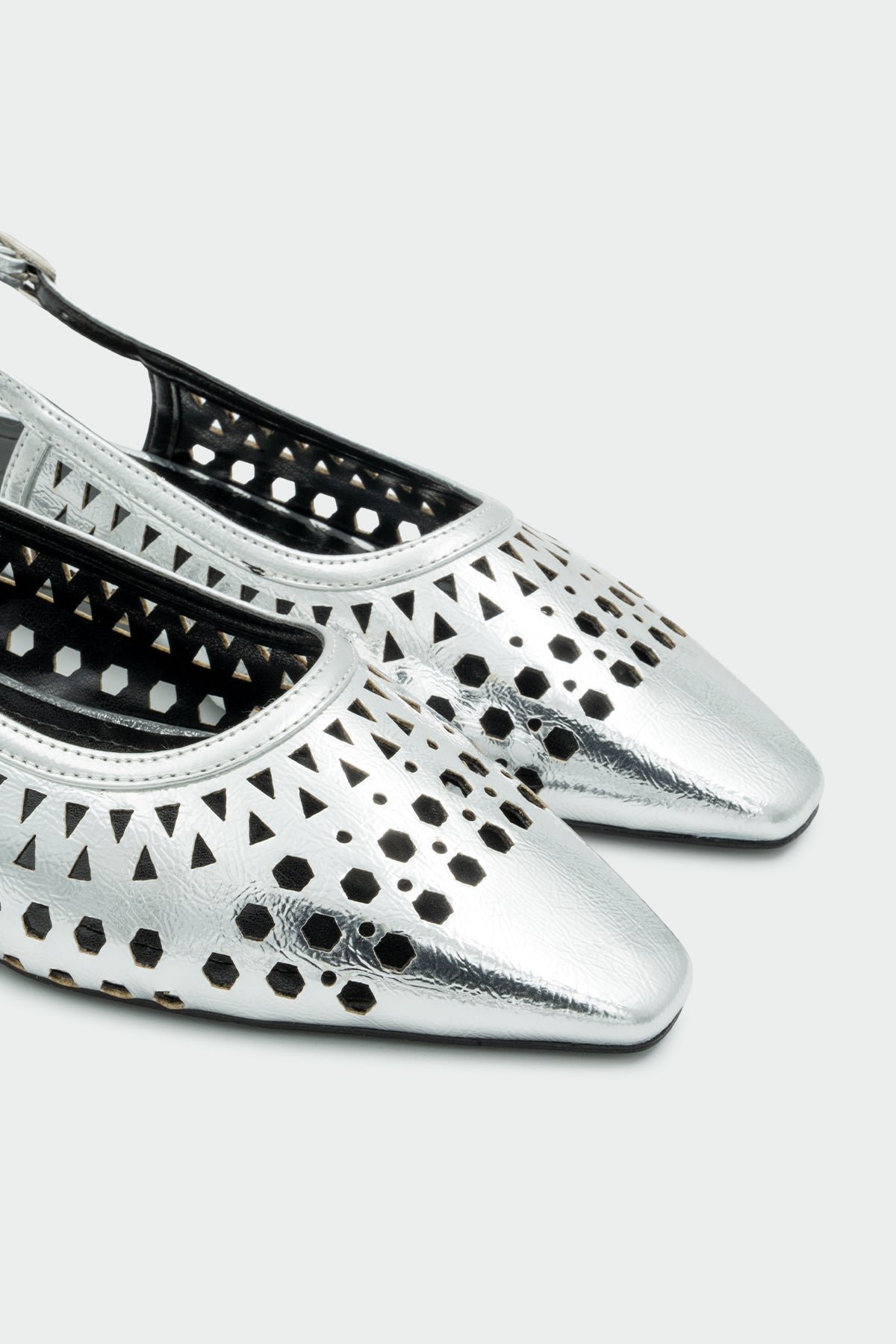 Scoth Lazer Kesim Desenli Kadın Babet - Silver