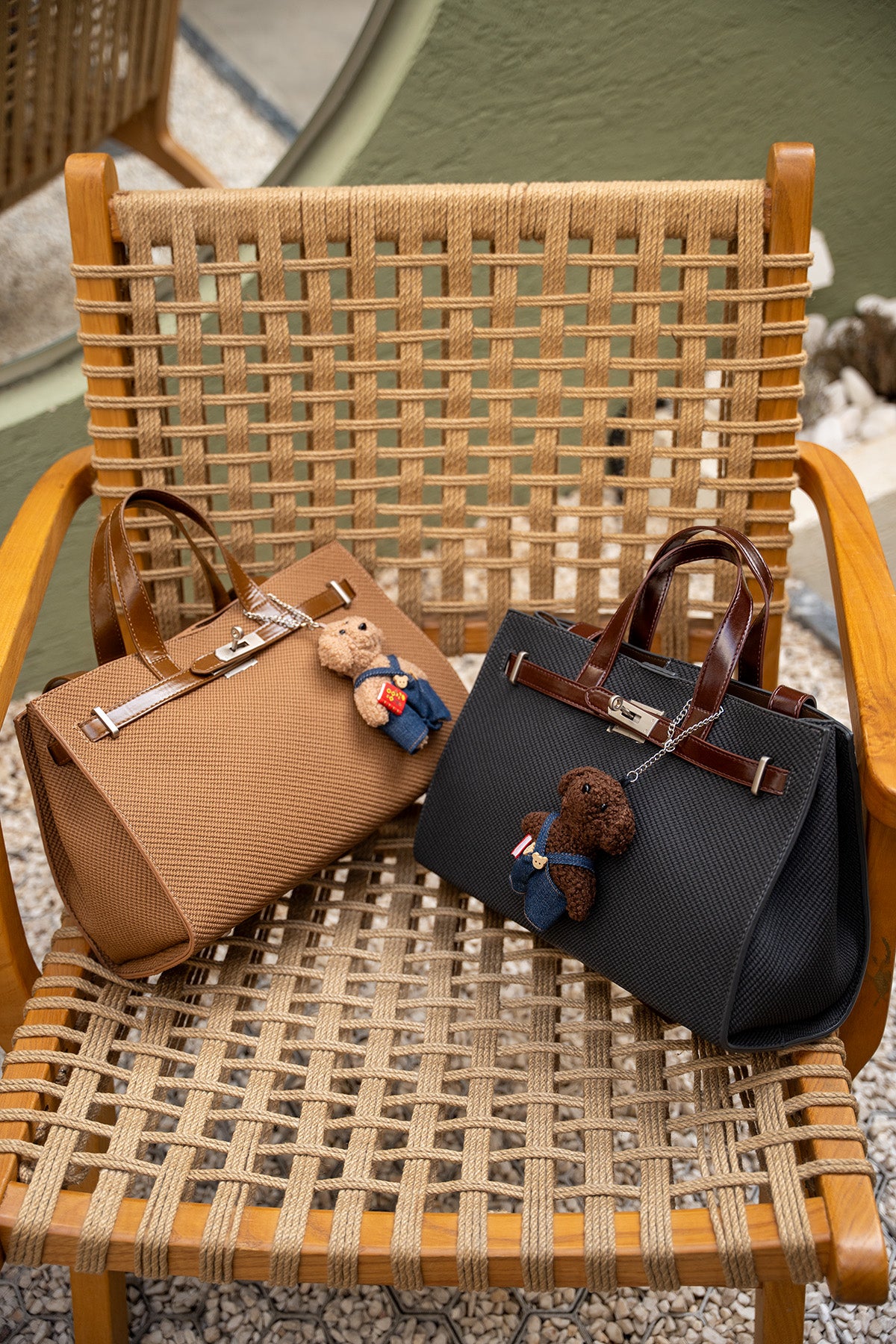 Arte Kilit Aksesuarlı Kadın Çanta - KAHVE