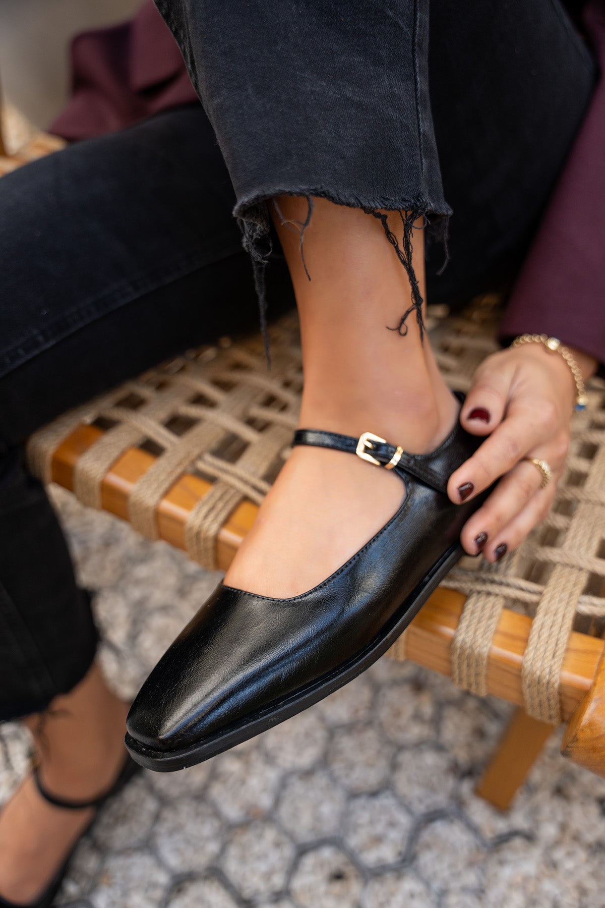 Flue Tokalı Düz Babet - SİYAH