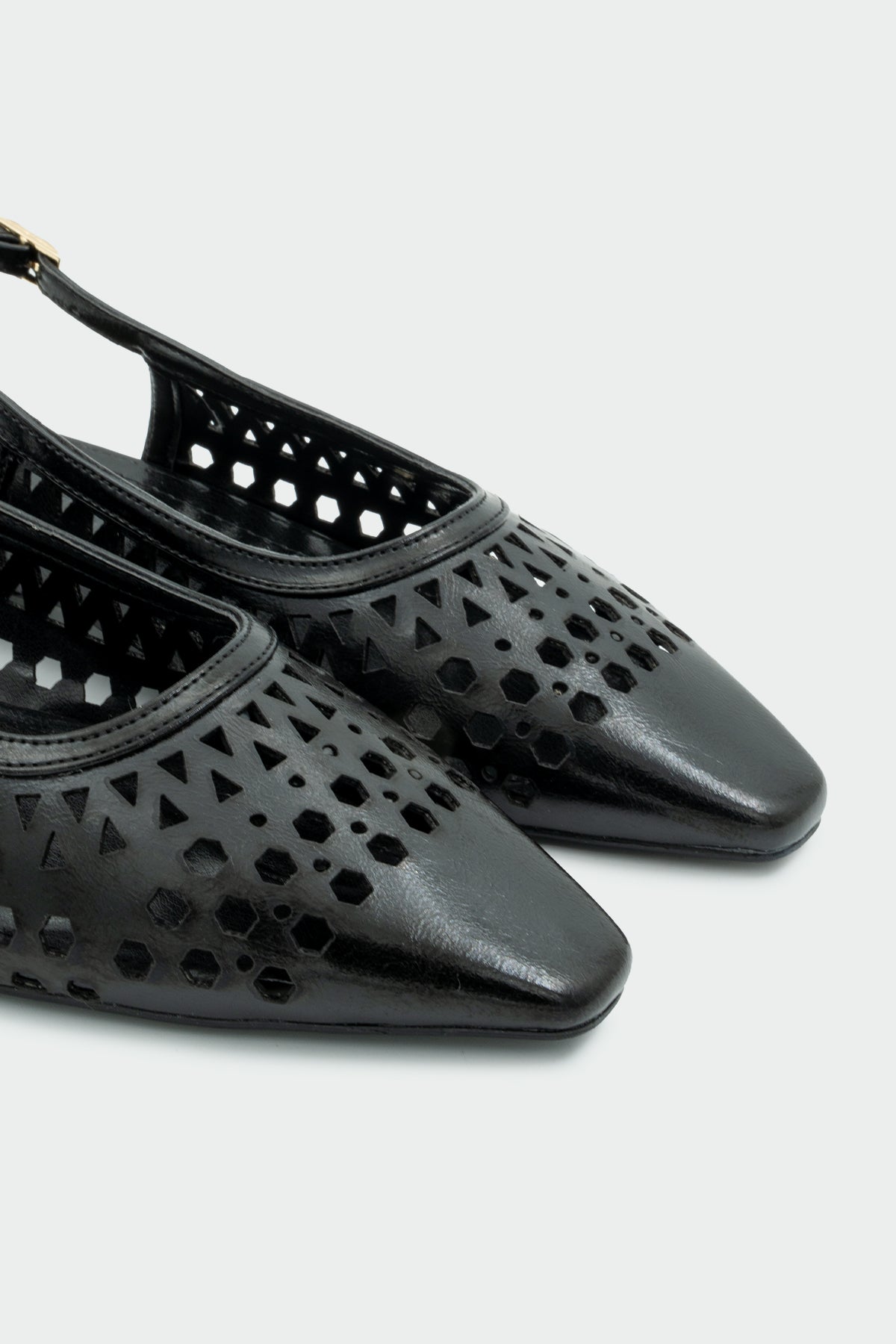 Scoth Lazer Kesim Desenli Kadın Babet - SİYAH