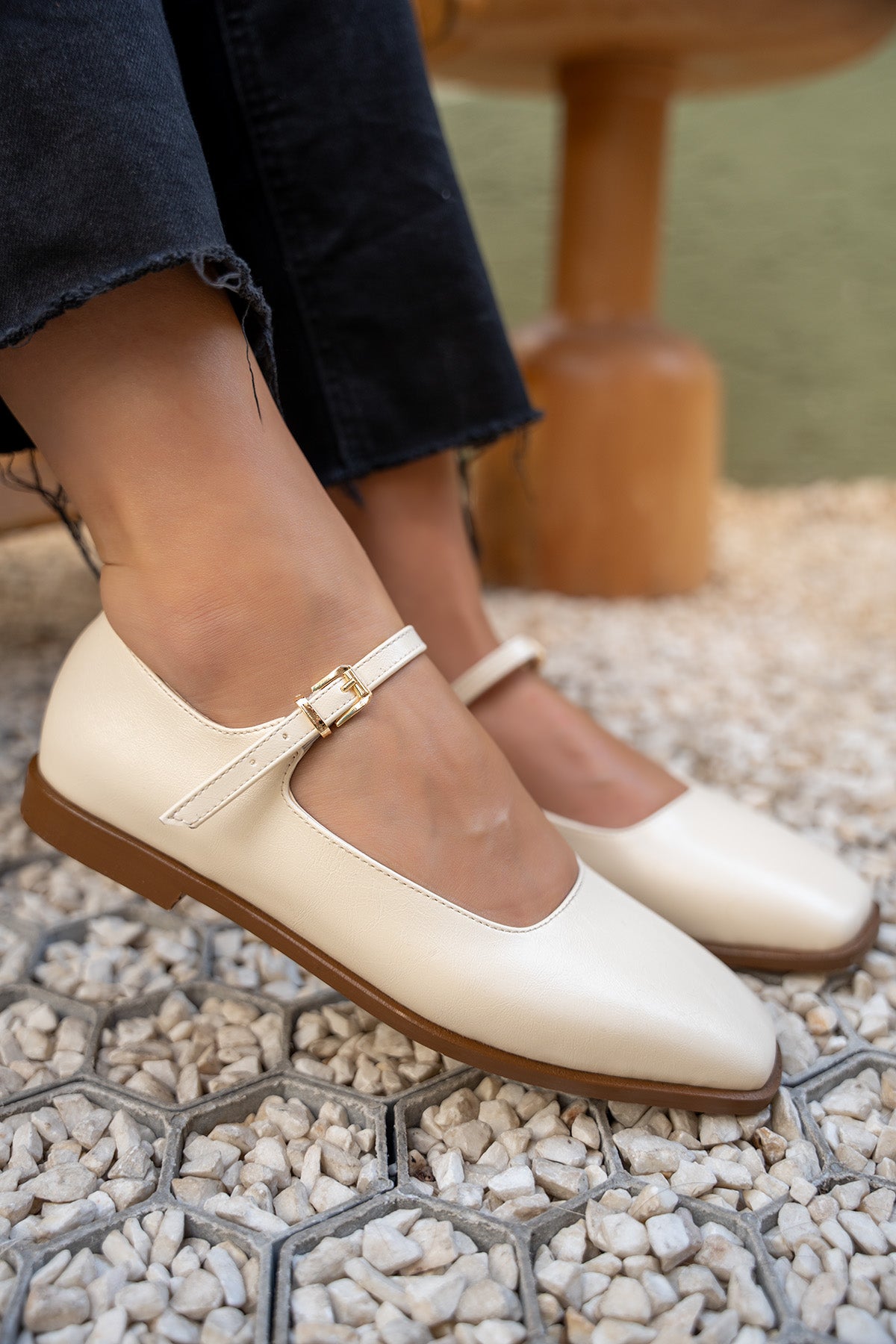 Flue Tokalı Düz Babet - NUDE