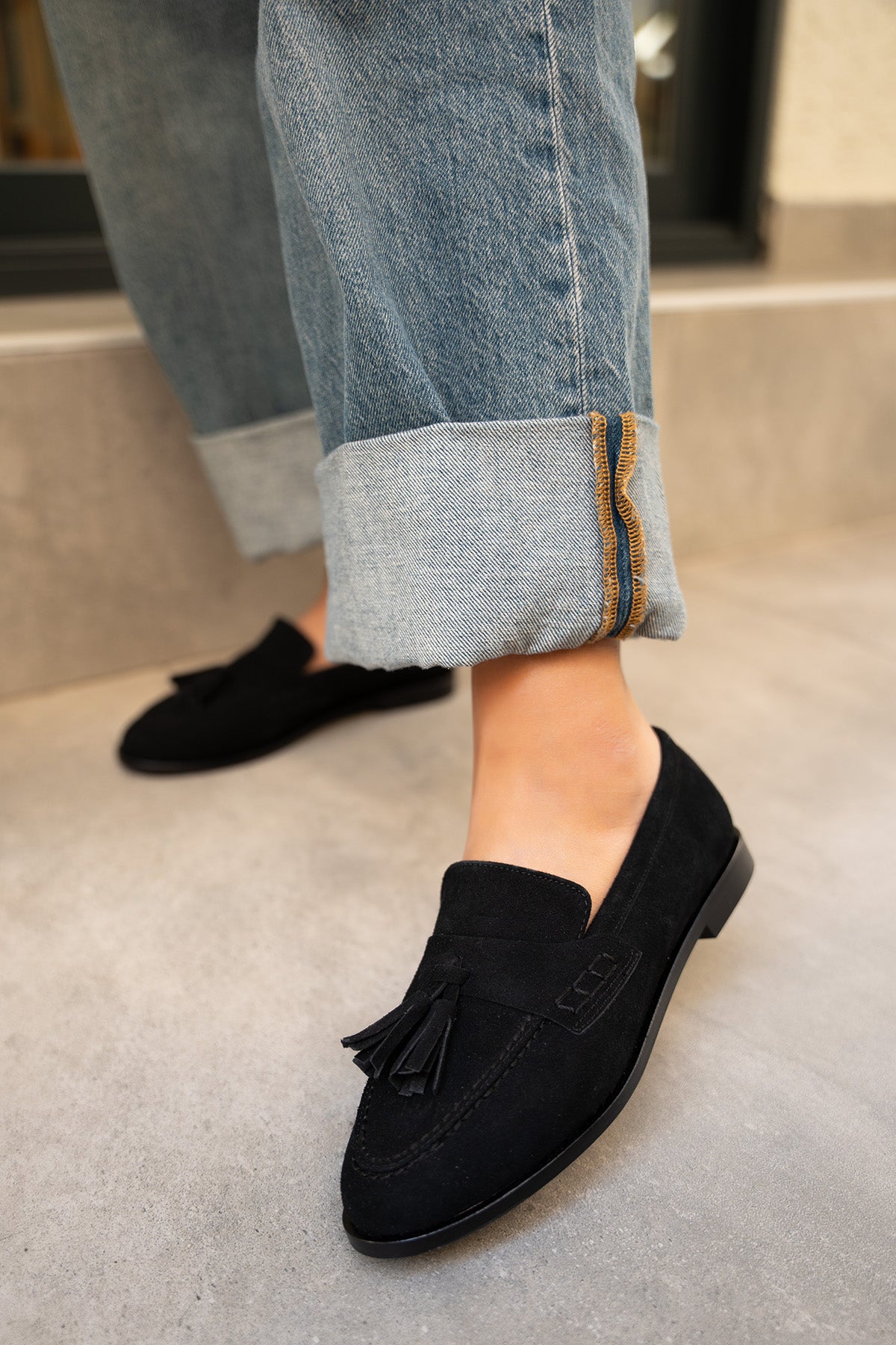 Leather Püskül Detaylı Düz Taban Ayakkabı - SİYAH SÜET